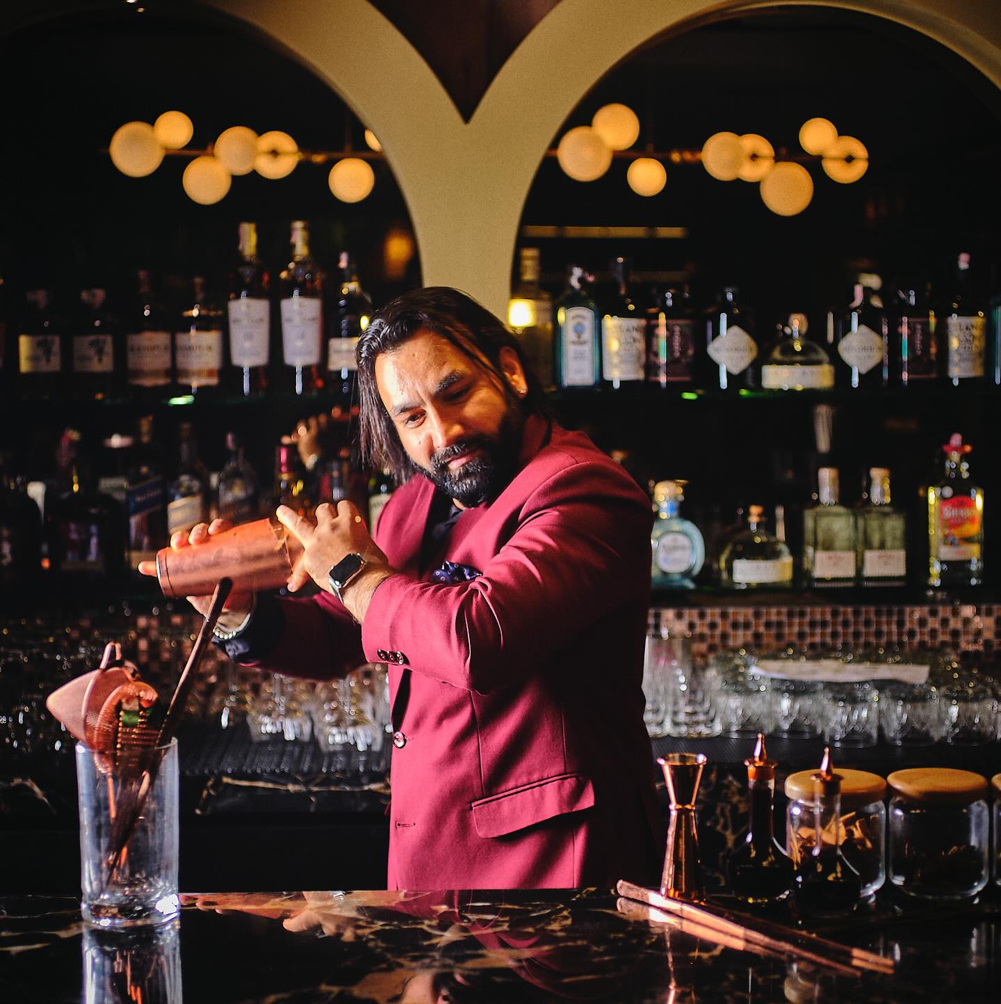 At Daryaganj, the cocktail bar is a theatre — where every pour, flame, and garnish is intentional. From handcrafted signatures to smoky sensations, our drinks are bold, playful, and rooted in craft. Come for the food, stay for the bar.
🇮🇳 By the Inventors of Butter Chicken & Dal Makhani
📍 Park Plaza Sukhumvit Soi 18, Bangkok
🏆 Award-Winning North Indian Cuisine (Est. 1947, Delhi)
🛵 Delivery Available
📞 Reservations: 026587077
⏰ Daily: 6-11:30 pm
#DaryaganjBangkok #CocktailCraft #BarLifeBangkok #SmokedCocktails #BartenderInAction #SignatureDrinks #BangkokBars #CocktailTheatre #DrinkWithStyle #IndianInspiredCocktails #TandoorAndTonic #GoldenHourDrinks #ModernIndianBar #SipInStyle #BarWithASoul