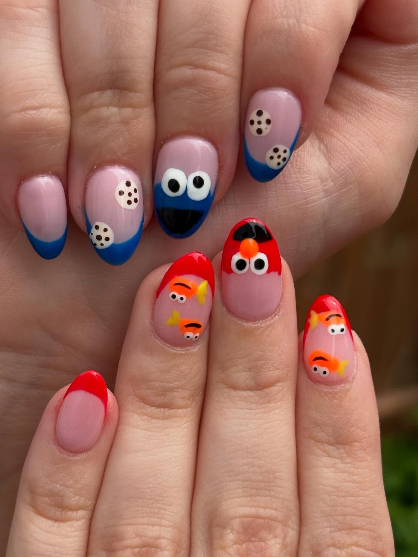 🔴🍪🔵
Nails by Kylee D.
@ky.leed
#gelx #natural #french #frenchnails #elmo #elmonails #elmonailart #elmonailsdesign #cookiemonster #cookiemonsternails #cookiemonsternailart #blue #red #fish #fishies #goldfish #almond #almondnails #almondnailshape #summer #nailart #nails #614nails #nailsofinstagram #hilliard #hilliardohio #hilliardnails #dublinnails #thepaintshopnailstudio #thepaintshop
