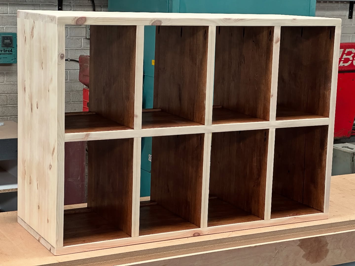 BOSAWAS Vinyl Record Storage Unit ready for the final coat! 😎
#komodafurniture #hifi #solidwoodfurniture #madeinbritain #vinyl