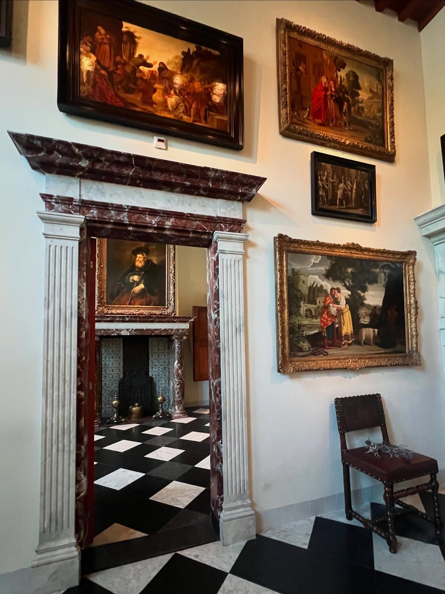 A happy belated birthday to Rembrandt who turned 419 yesterday!
Some Amsterdam memories from earlier this month @museumrembrandthuis 🇳🇱 Although I had quietly hoped to see more of Rembrandt’s own paintings, the experience offered something equally revealing: a glimpse into his inner world.
The house itself, located on Jodenbreestraat, was Rembrandt’s home and workshop for nearly 20 years, during the height of his career. Carefully restored to its 17th-century appearance, it offers an immersive step back in time.
The paintings on display, from works by his teacher Pieter Lastman to his contemporaries and several of his students, beautifully visualised the artistic ripple effect that made a profound and unforgettable impact on art history.
His vast collection of curiosities was equally captivating: Roman busts, seashells, taxidermy, weapons, and exotic objects from across the globe. Rembrandt spent heavily on these and often used them as props or references in his paintings, revealing a mind with an insatiable appetite for knowledge and visual richness.
Pigments and materials are demonstrated as they would have been used in his time, bringing his creative process vividly to life. Even the printmaking room reflects the rhythm of daily work, from engraving plates to preparing inks and plates.
A fascinating visit that made the artist feel very close 👨🏻🎨
#AmsterdamMoments #RembrandtHouse #RembrandtVanRijn #DutchGoldenAge #ArtHistory #MuseumVisit #AmsterdamArt #OldMasters #PieterLastman #JanLievens #HistoricArchitecture #CabinetOfCuriosities #CulturalTravel #Arthistorylovers #SlowTravel #HiddenGems #Rembrandthuis #InTheFootstepsofRembrandt #oldmasters #oldmasterpaintings #tableauxanciens #altemeister