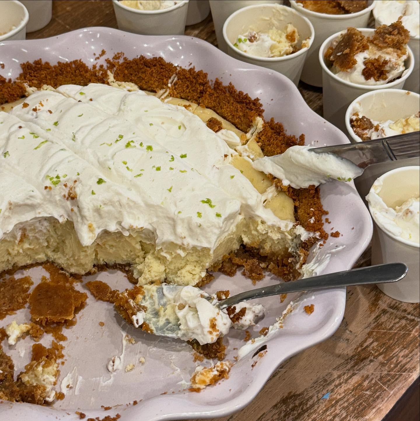 If this looks yummy, lemme tell you how to make this Award Winning Key Lime Pie 🍋🟩
Recipe: peachesnparsley.com