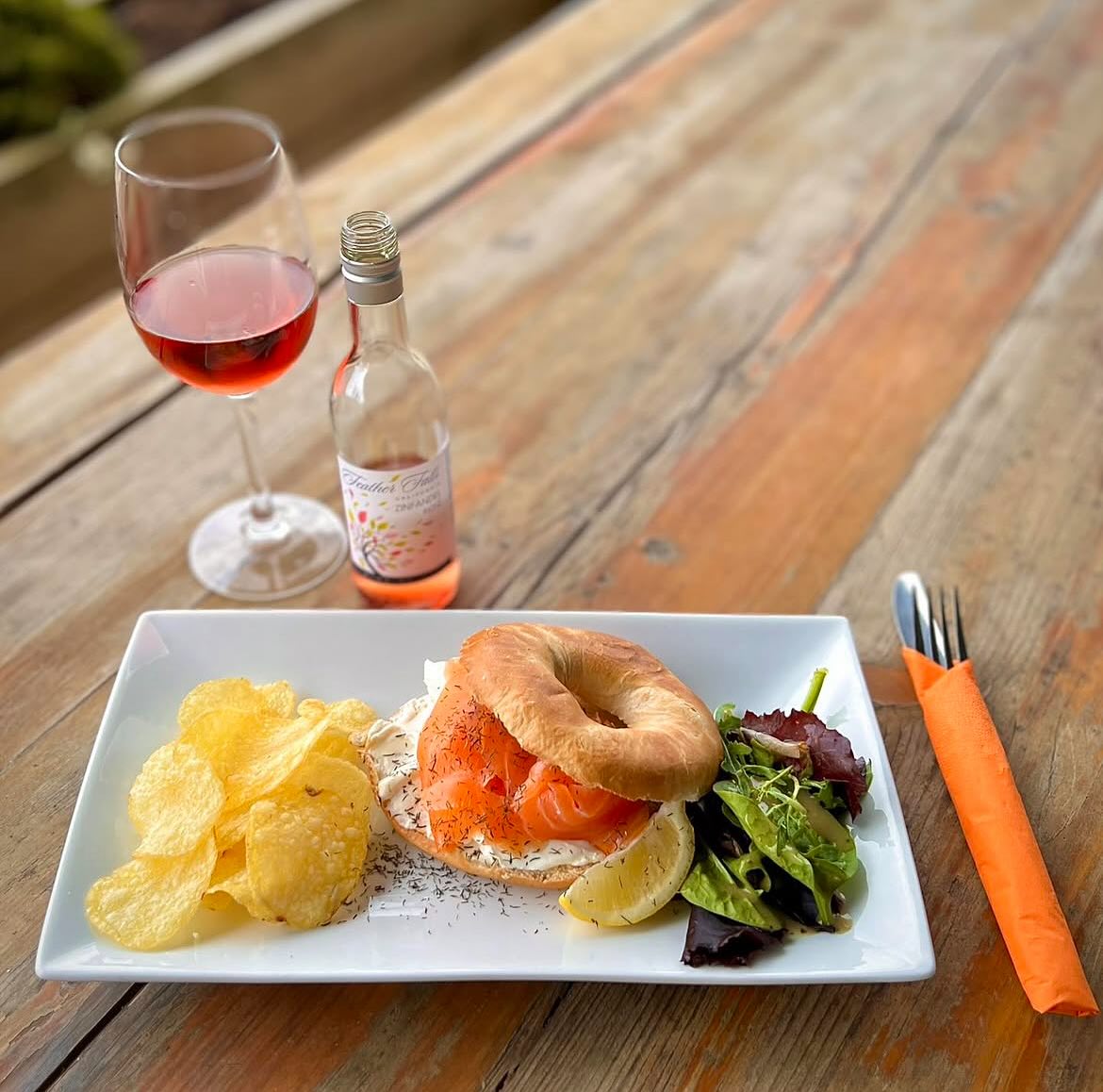 Pop in for Breakfast, Lunch with a glass of your favourite or just coffee & cake!
Pictured is our popular Smoked Salmon & Cream Cheese Bagel.
Monday - Saturday: 9am - 5pm
www.hennesseylifestyle.co.uk
01284 386015