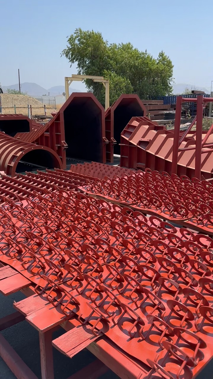 The busy year continues. Check out our current orders of various equipment for concrete formwork.