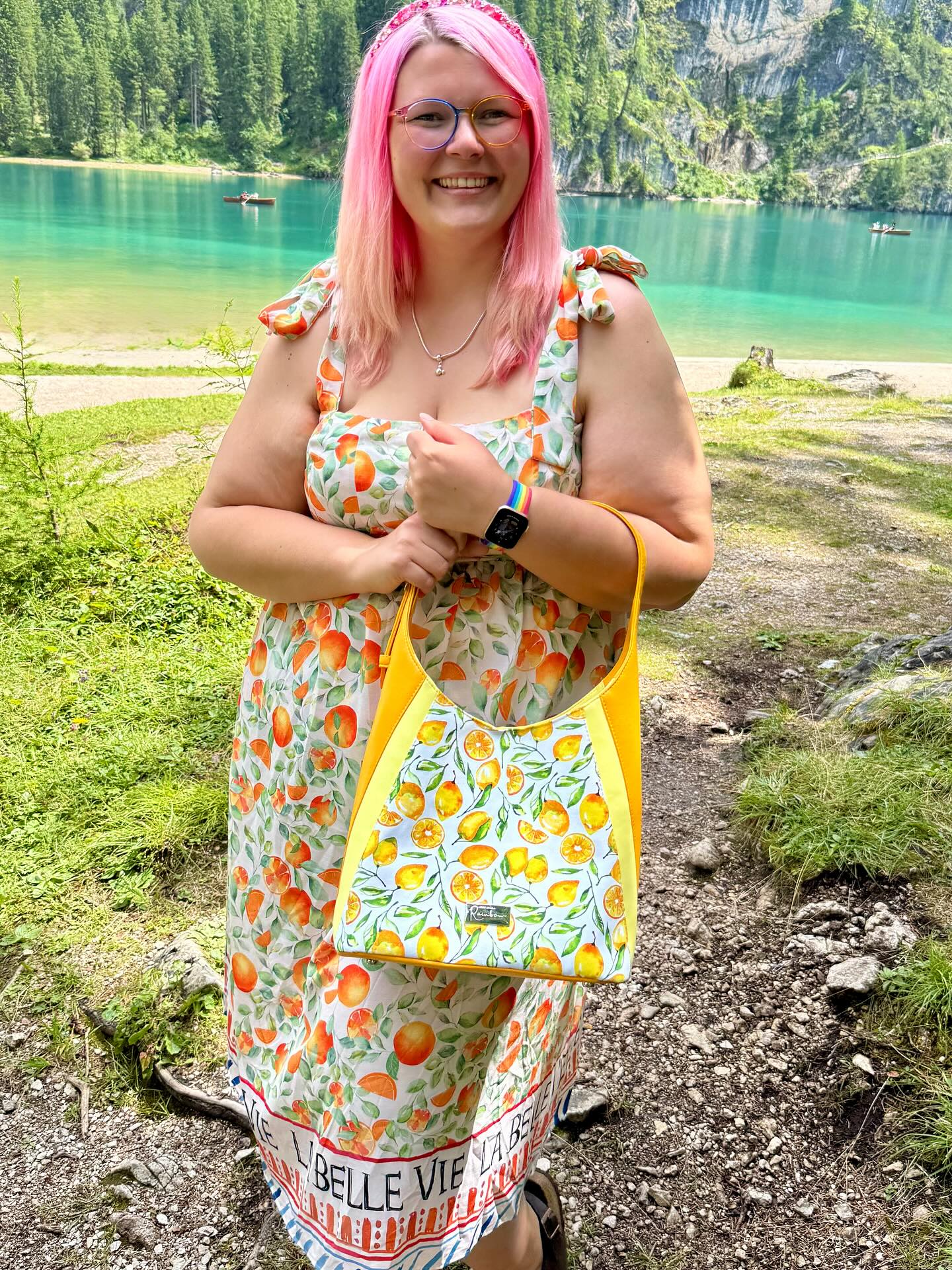 Before I went away I was asked to test the new @knottedthreadsco pattern, the Adena. And wasn’t she a beauty, you know I had to take it with me for a little photoshoot at Lago Di Braies.
I went with a lemony print, perfect for summer and paired it with two yellow vinyls, as this bag is made for colour blocking! I can’t wait to make another one. Shannon has as ever thought of everything with this bag, from Bulk reduction down to a gorgeous statement pocket.
The pattern is available now for 15% off on the knitted threads co website 🥰
#lagodibraies #italiansummer #bagmakersofinstagram #bagmaker #bagpatterns #knottedthreadsco