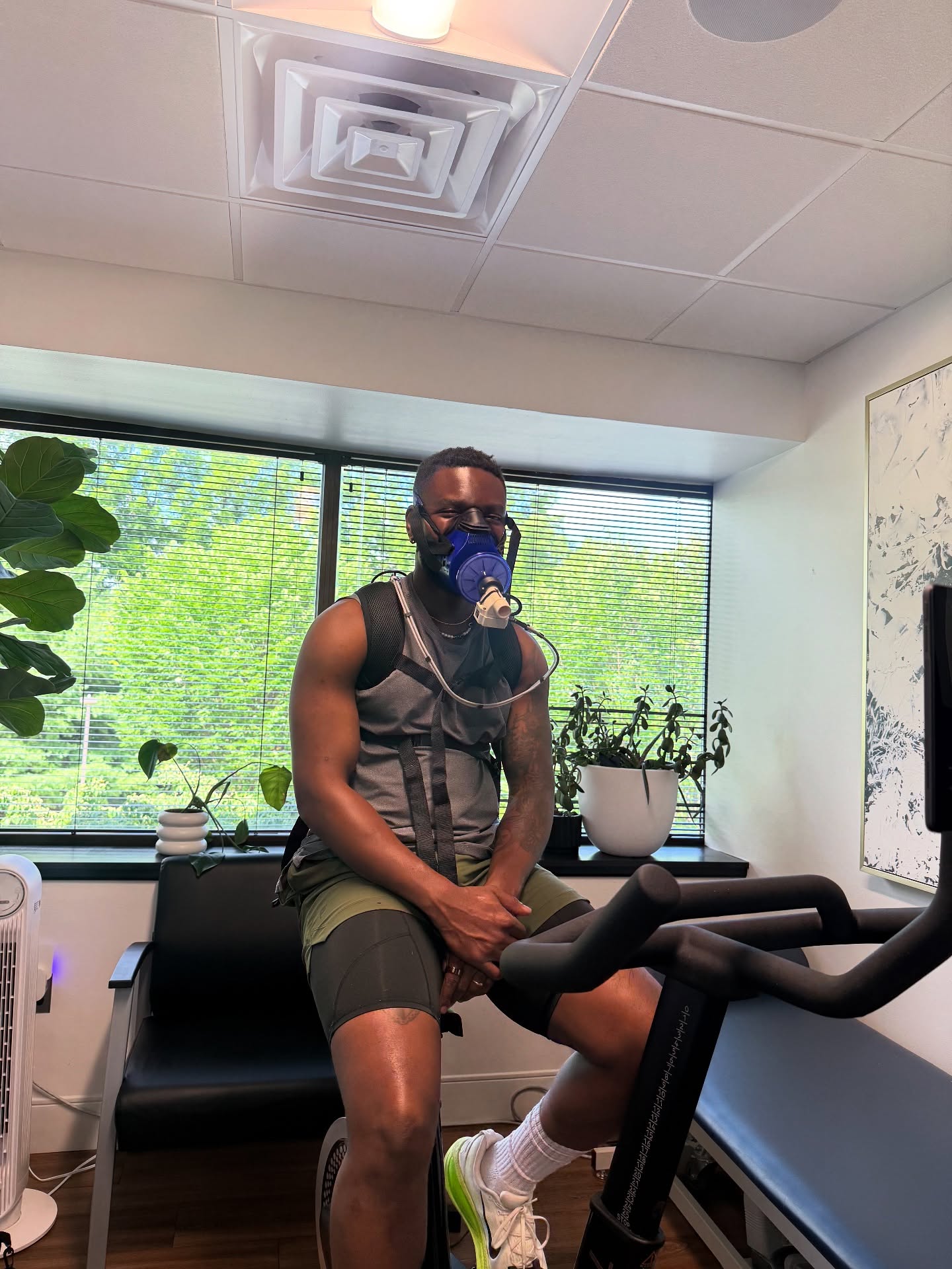 Got a chance to do a PNOE metabolic test with @aether_medicine 🔥
This test breaks down how your body uses oxygen, how efficient your metabolism is, and even pinpoints what fuel (fat vs carbs) your body prefers.
Gives you a better understanding on exactly how to train, eat, and recover for my body.
Test is for people serious about performance, weight loss, or longevity… always a pleasure stopping in to see the team @aether_medicine
#PNOETesting #MetabolicHealth #Phillypaindoctors #paindoctors #longevity #OptimizeYourPerformance #PhillyHealth #philadelphia #mainline #EntrepreneurWellness #KnowYourBody