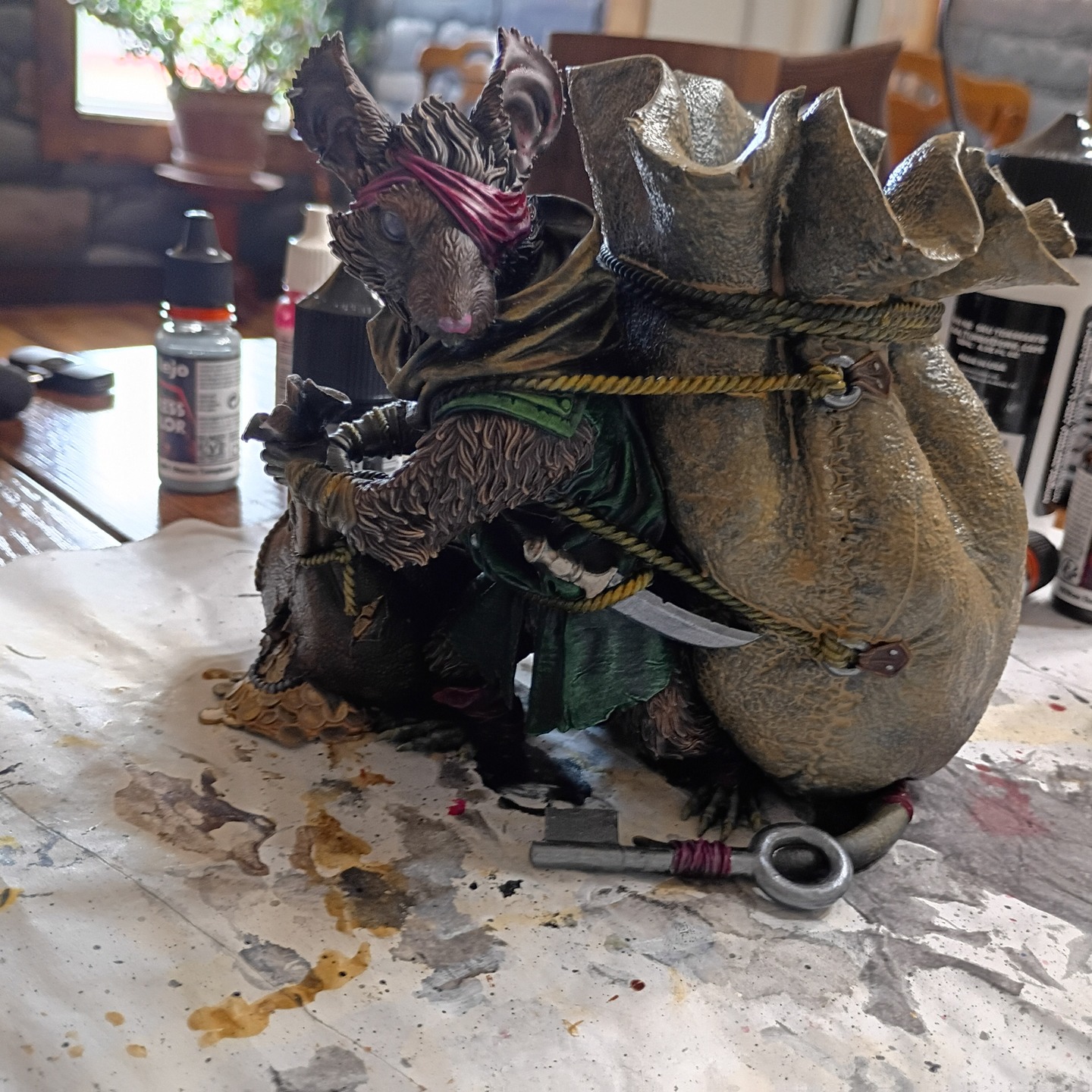 Little work in progress on the mousey mousey. Gotta mess with the back tomorrow and shad the dagger and a few other things. Coming along nicely. I was going to be painting an ancient white dragon but I didn't math the way math was supposed to math and had to start the print over. #lootstudios #miniaturepainting #miniatures #fortwayne