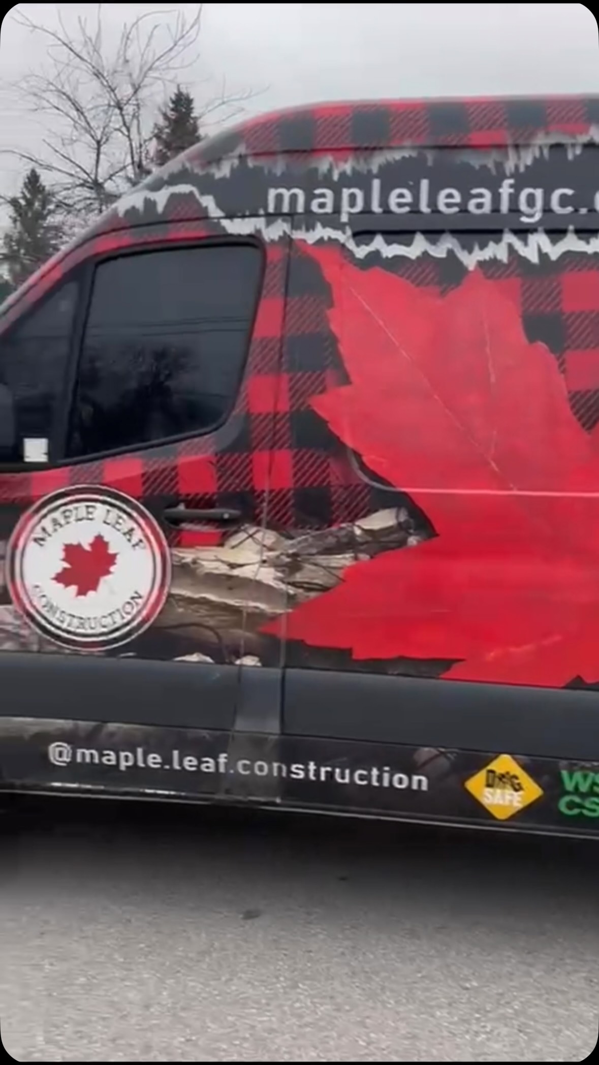When they ask what we do… 👀
CONTACT THE DREAMTEAM TO BOOK YOUR POUR 647.966.7867 (647.966.PUMP)!
#torontoconcretepumping #hammerdown #nostresspumping #pumpinginplacesyoucantreach #dreamteam #torontohomes #torontoconcrete