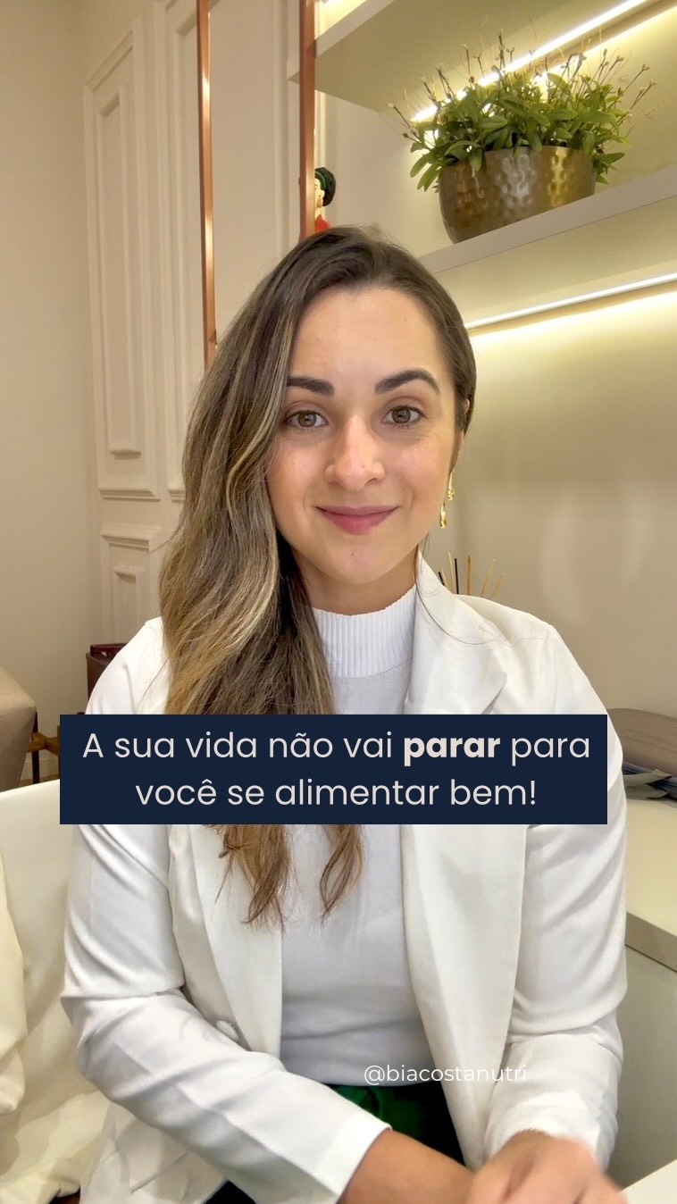 Comer todo mundo come!
Agora o que você vai escolher quando for comer é pura responsabilidade sua!
Minha mãe fez uma cirurgia e eu fui de acompanhante no hospital com ela e levei minhas frutas para lanchar, levei minha garrafa de água para tomar. Ou seja, independente do que aconteça, me alimentar bem é um HÁBITO.
Comer eu vou ter que comer, e porque não fazer boas escolhas?
Porque a cirurgia dela vai passar, e eu vou continuar ai!
A vida não para para você se alimentar bem, você precisa fazer suas escolhas enquanto ela acontece! Pense nisso!
#biacostanutri #nutricaocomportamental #terapianutricional #comportamentoalimentar #nutri #mindfulness #aracaju