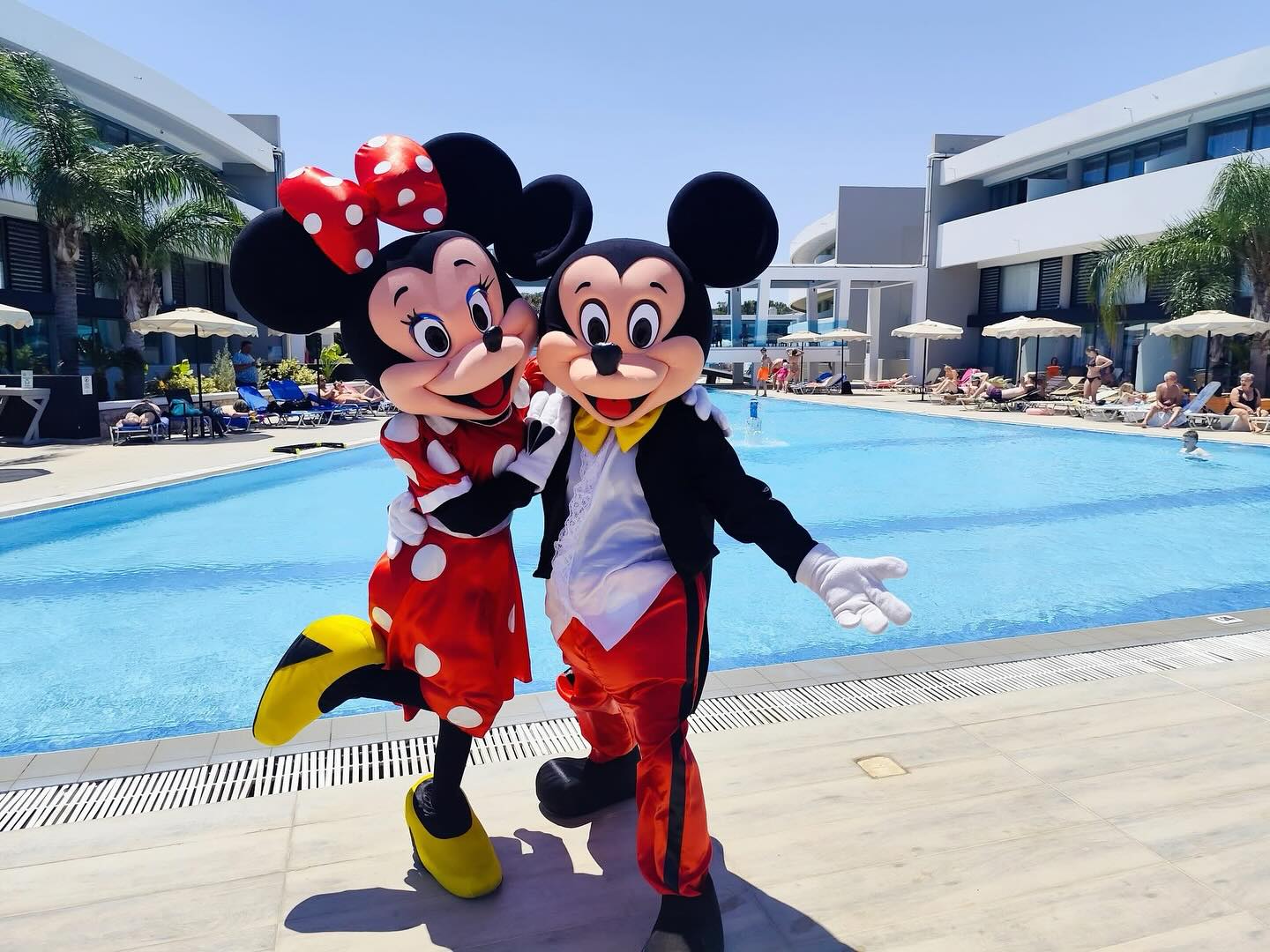 Just another magical pool day with the happiest guests around! ✨🏖️ Mickey & Minnie made a surprise splash at Virginia Family Resort — creating smiles, hugs, and unforgettable memories! ❤️🖤
#virginia_family_resort #rhodes #greece #resort #hotel #animation #mascot #minniemouse #mickey #mickeyandminnie #pool #poolfun #summer #vacation #holidays #familyresort #familyvacay #greekresort #summer2k25 #summeringreece #animationteam