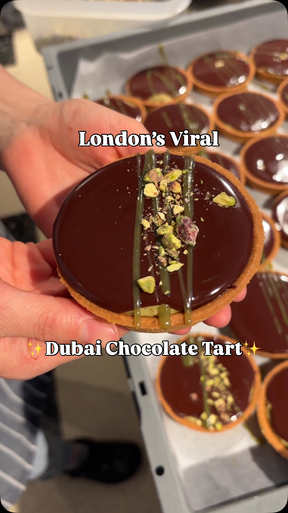 Pistachio and Chocolate 🤤
Who can beat this match made in heaven?
Get your hands on this beauty at any of our 4 locations in London
📍@boulangeriebonmatin
.
.
.
#explorelondon #fyp #viral #reels #finsburypark #finchleycentral #hampstead #londoncafe #dubaichocolate #pistachio #londonbakery
