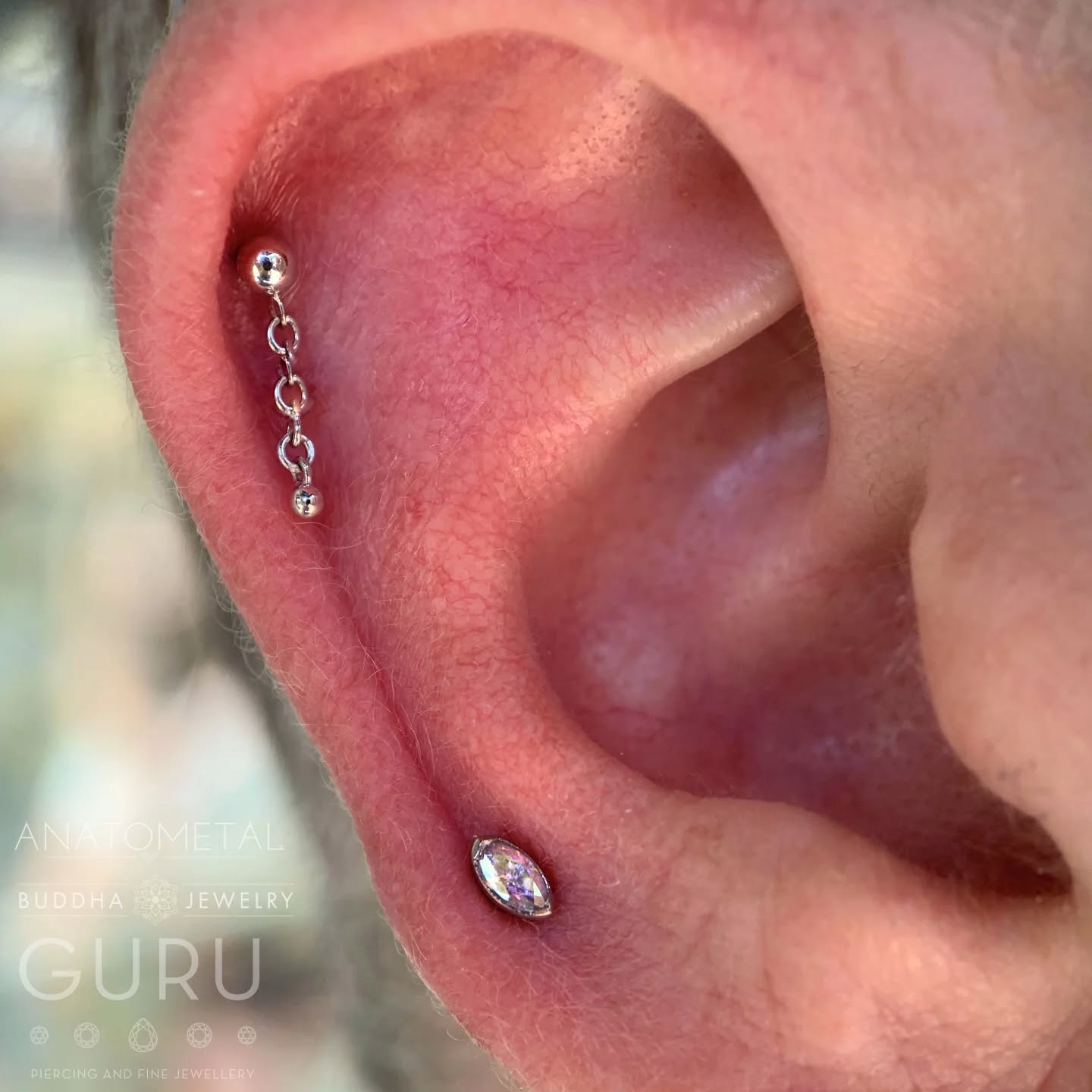 Lovely little curation we did for this client!✨
Helix piercing - 14kt white gold "Inanna" by @buddhajewelryofficial 🌙
High lobe piercing - 18kt white gold marquise with Aurora Borealis CZ by @anatometaluk 💎
Shining bright and healing right 💫
We have you covered for all your piercing needs this weekend! Click the link in the bio to book your appointment 🌟💎
•
•
•
•
•
•
•
•
#lobepiercing #piercing #buddhajewelryorganics #buddhajewelry #whitegold #ukapp #safepiercinguk #gurubodypiercing #gurupiercing #earpiercing #earpiercings #beautiful #fyp #fypシ #jewellery #jewelry #piercingjewelry #helixpiercing #curatedear #piercingcuration #buddhainnana #anatometal #piercinggoals #marquise