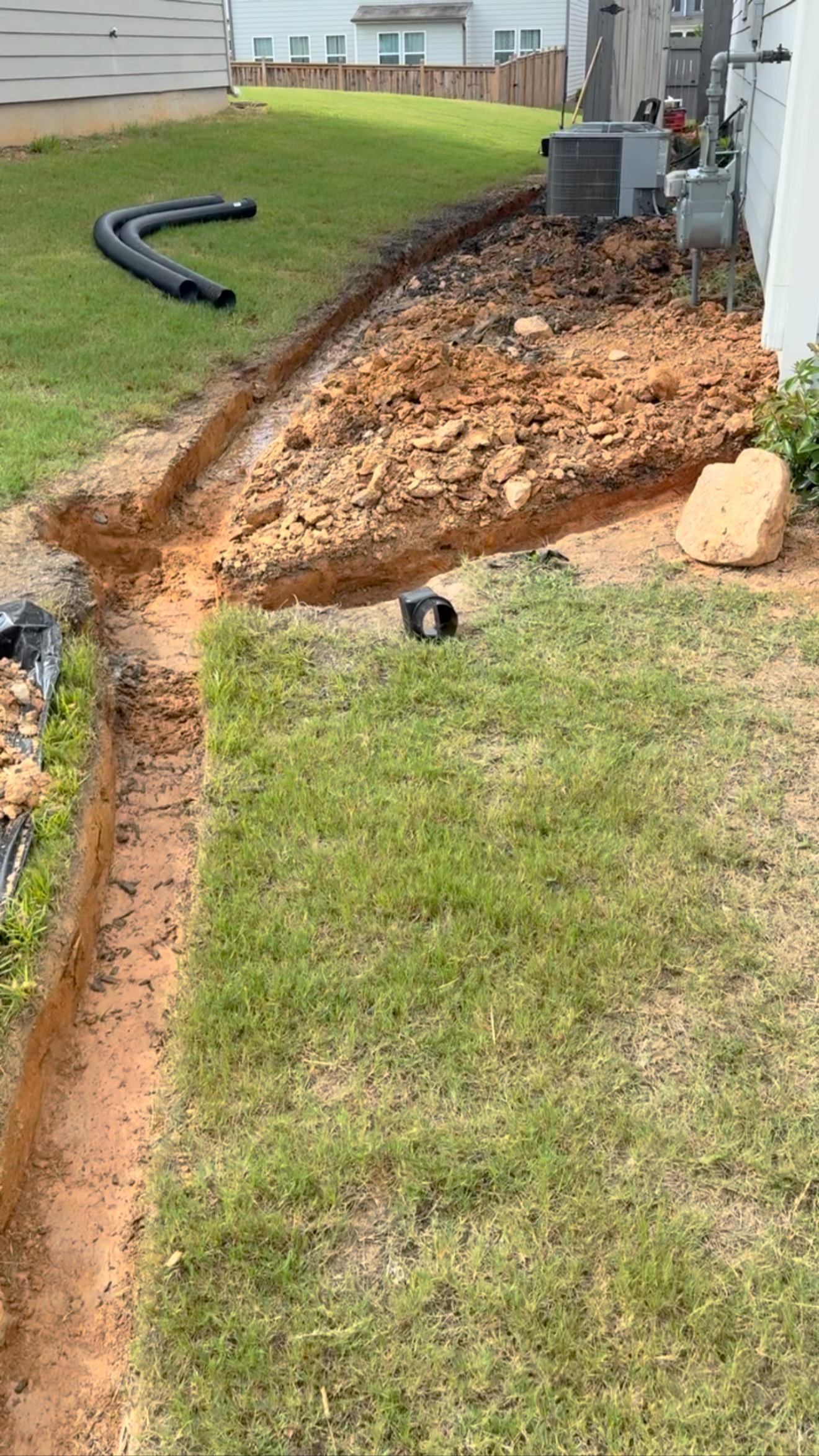 I think I did this wrong but even when I’m wrong, I’m right. These side yards keep me busy! Love it. @atldrainpros
#atldrainpros #atlantadrainageprofessionals #atlanta #frenchdraininstalleratlanta #atlantadrainagecompanies