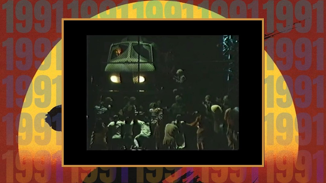 The helicopter scene from Miss Saigon is unforgettable.
#misssaigon #90s