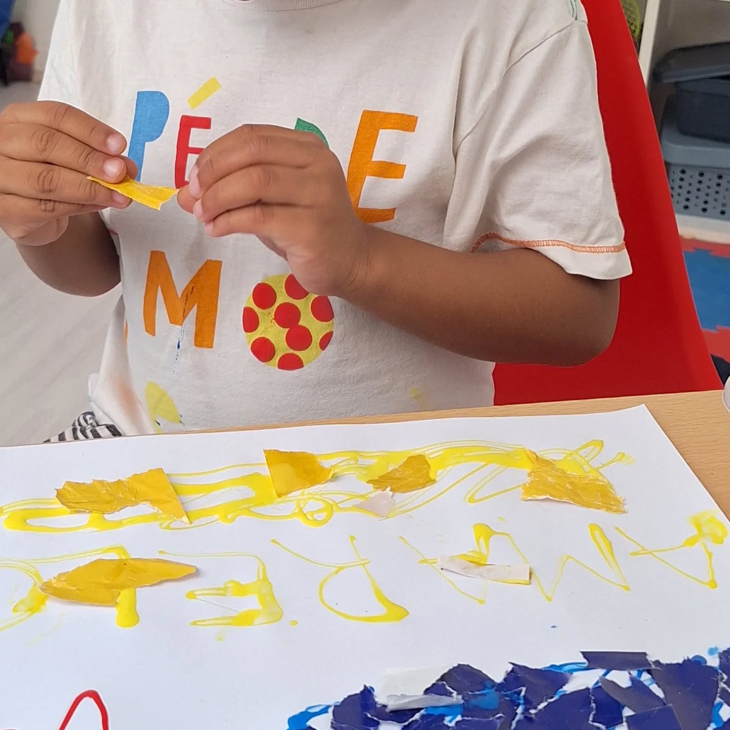 Sujeito e mundo não estão separados, pois o conhecimento nasce no entre, na relação, no movimento e na experiência vivida.
Conhecimento como prática viva!
Como é lindo ver! ❤️🌻
#psicopedagogia #arteterapia #pedagogia #psicologia #desenvolvimentoinfantil