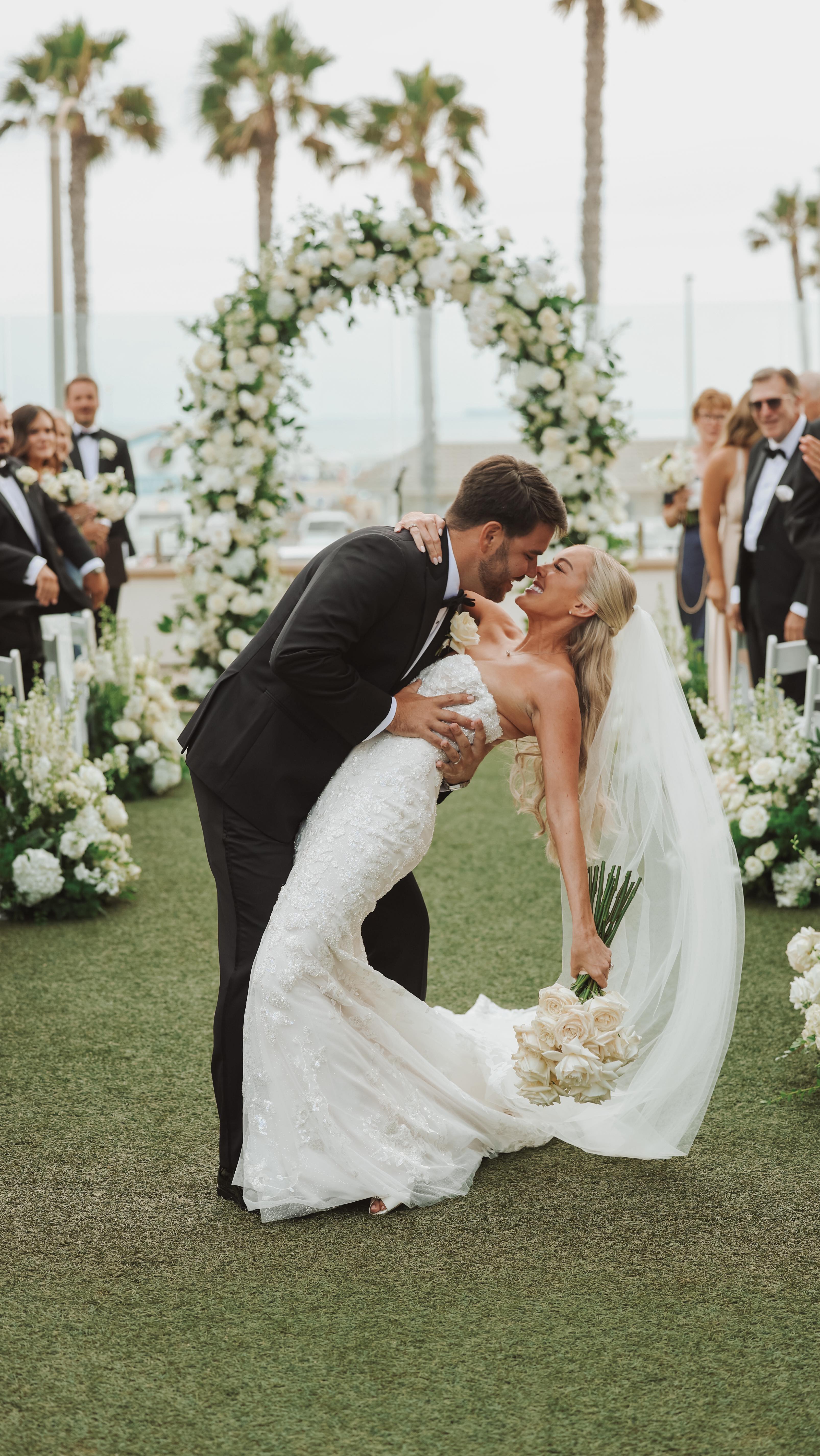 Have you been looking for the latest Wedding Trend?
Expand your Head Table!! ⬇️
———
In case we haven’t met - Brandi Jane Events likes to HELP brides that are currently planning their wedding. Offering tips & tricks to simplify the wedding planning process.
→ If you’re into that sort of thing, Follow @brandijaneevents & check out our Bridal Blueprint!!
———
Who says you can’t have 43 of your closest friends & family at the table with you?? That’s what this bride did 🙌🏼
It’s one of the biggest Reception Trends right now — and for good reason.
Couples are including their full wedding party, close family, or even their parents at the head table - this makes the dinner feel more connected & personal.
→ Planning your wedding and need more tips like this?
✨DM “BRIDAL” and I’ll send you our Bridal Blueprint — your guide to planning your wedding with confidence!