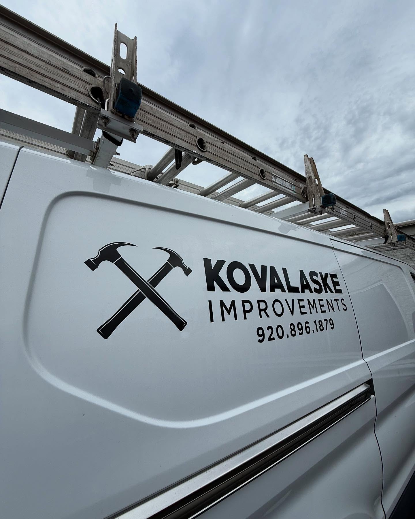 Less is more! First install for the day for Kovalaske Improvments.
.
.
.
#vandecals #workvan #transit #decals #lettering #bluedesignco #riponwi