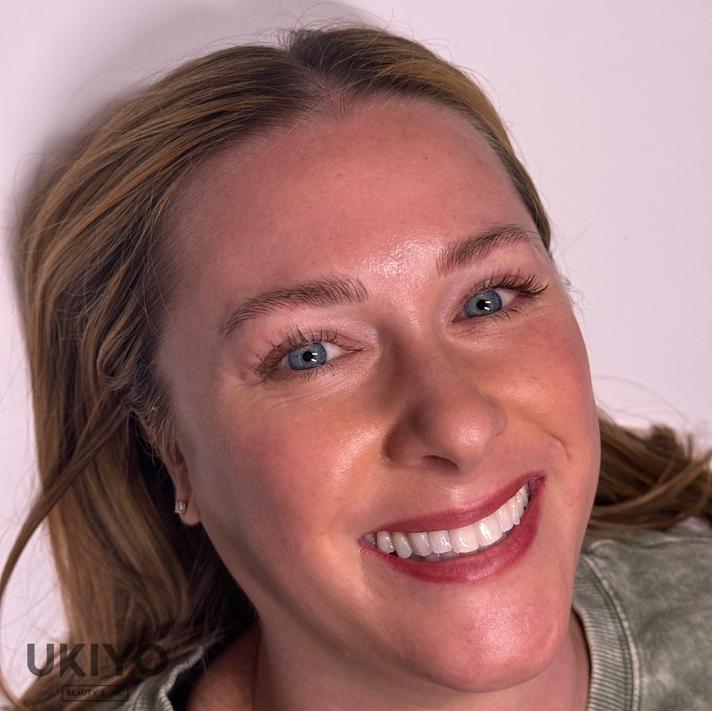 Nano Brows - Before âĄď¸ After: Tail filled, shape refined. Nano brows, but keep it natural â¨
#seattlebrows #eyebrows #nanobrows #nanohairstrokes #nanomachinehairstrokes #pmu #cosmetictattoo #cosmetictattooartist #seattlepmu #pmubrows #seattlebeauty #seattletattoobrows