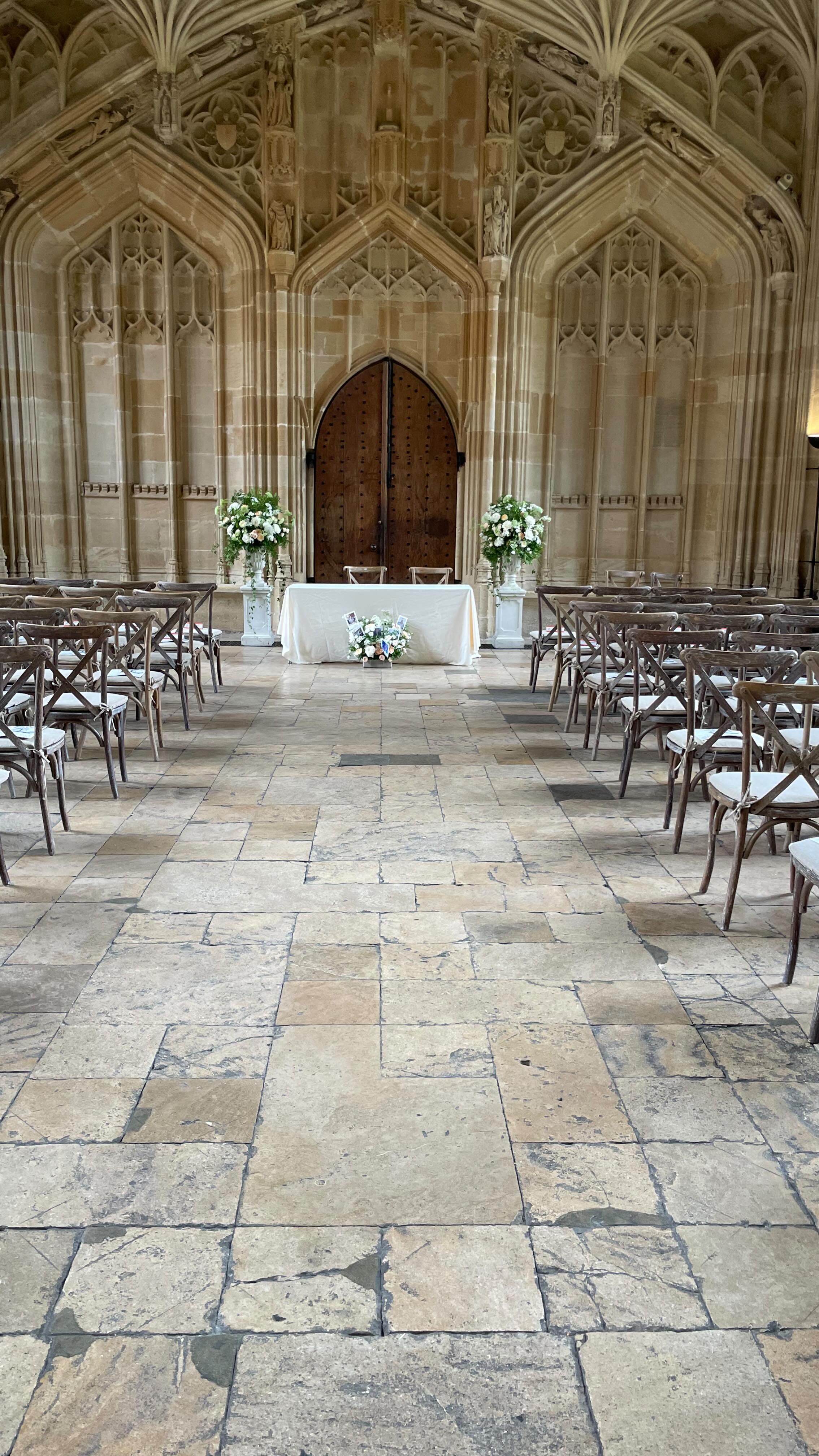 Snapshots from yesterday.
Oxford coming through big time. As C & S said though, it’s not the place to get married, unless you’re perfectly comfortable with being a tourist attraction and having complete strangers joining in your confetti line and group photos…! But the more the merrier, right?!
Fortis est Veritas.
Ceremony venue: @bodleianlibraryweddings
Reception venue: @oxfordtownhall
Catering at Bodleian: @oxfordfinedining
Hair & Makeup: @oxfordweddinghairandmakeup
Florist: @sophieoliviafloraldesign
Photographer: @laurenbrumby.photography
Videographer: @becky_kinross_videographer
Harpist: @noa_harpist
Live illustrator: @rachelelizabethillustration
Rentals: BHK and @milliemileseventhire
Cake: Mother of the Bride
#oxfordwedding #bodleianlibrary #bodleianlibrarywedding #oxforduniversitywedding #divinityschoolwedding #divinityschooloxford #librarywedding #weddingforbooklovers #oxfordshirewedding #citywedding #cathedralveil #fortisestveritas