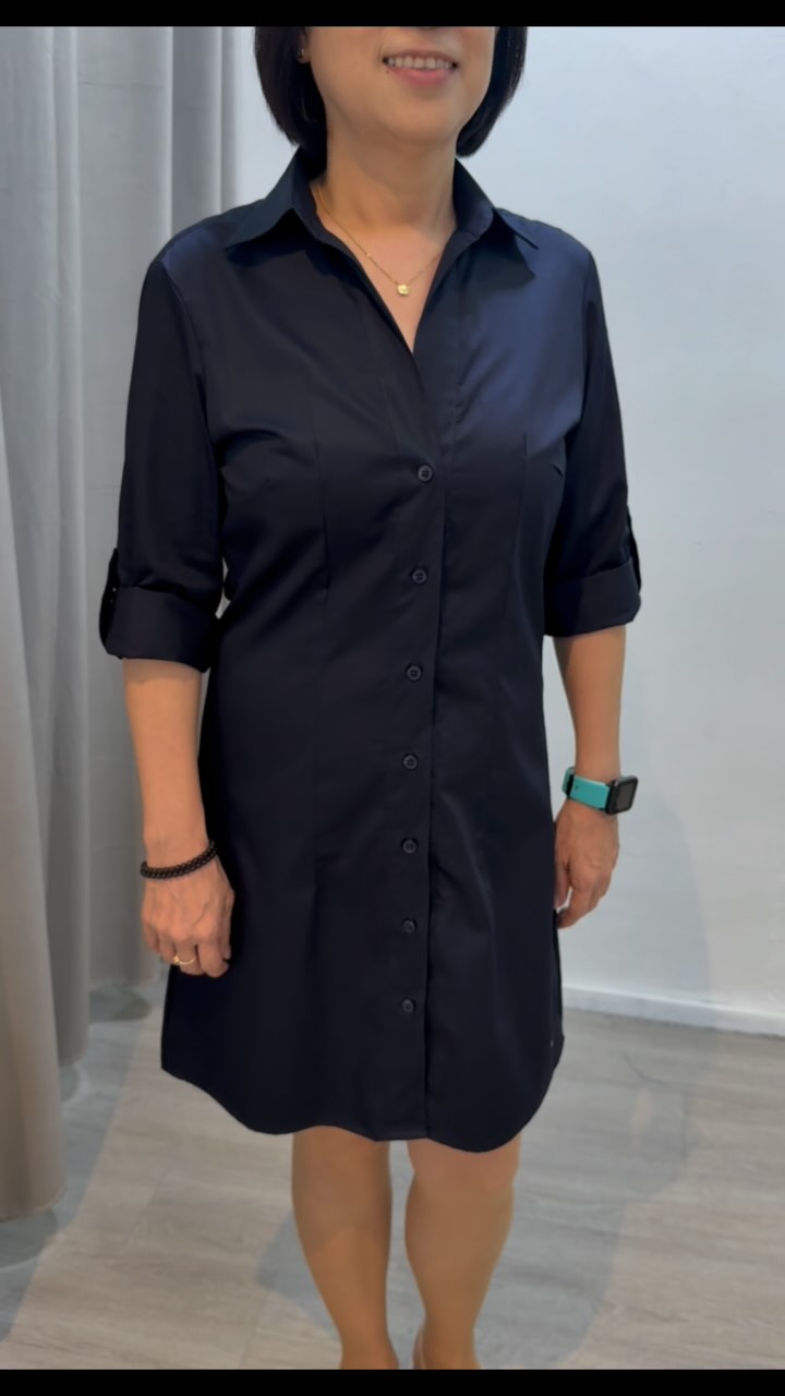 A classic knee-length dress that flatters every silhouette — timeless, versatile, and effortlessly chic.💙🤍