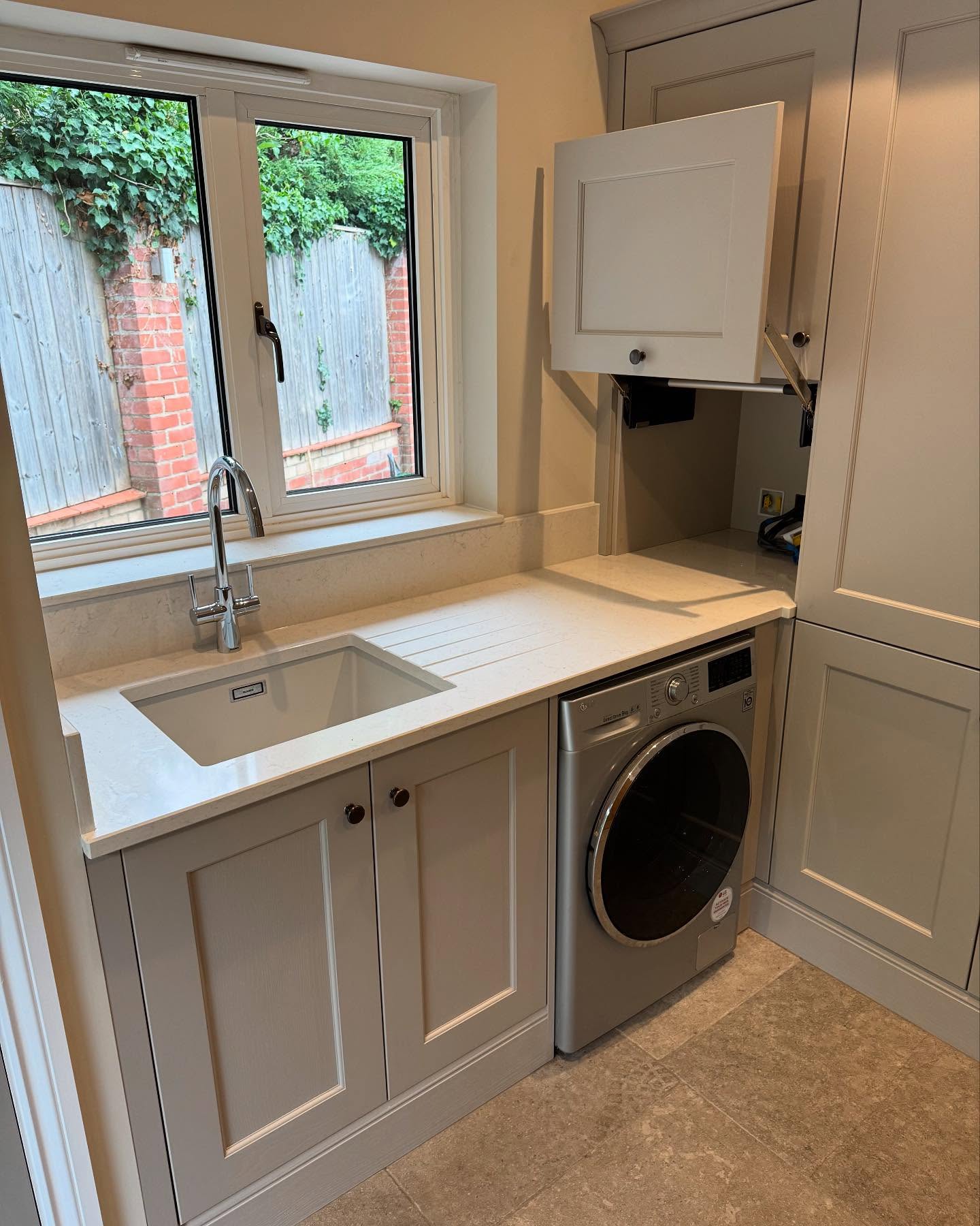 Utility Room complete.
@stori_collection Wakefield painted cashmere door
@silestonebycosentino Snowy Ibiza quartz worktops
@blum_uk Legra box draws, HL top, and hinges
@blanco_uk subline soft white sink
Swipe for before photo β©οΈβ‘οΈβοΈβ©οΈ
#kitchensofinstagram #utilityroom #designideas #kitchenremodel #kitchenrenovation #kitcheninspo #ashwoodkitchens