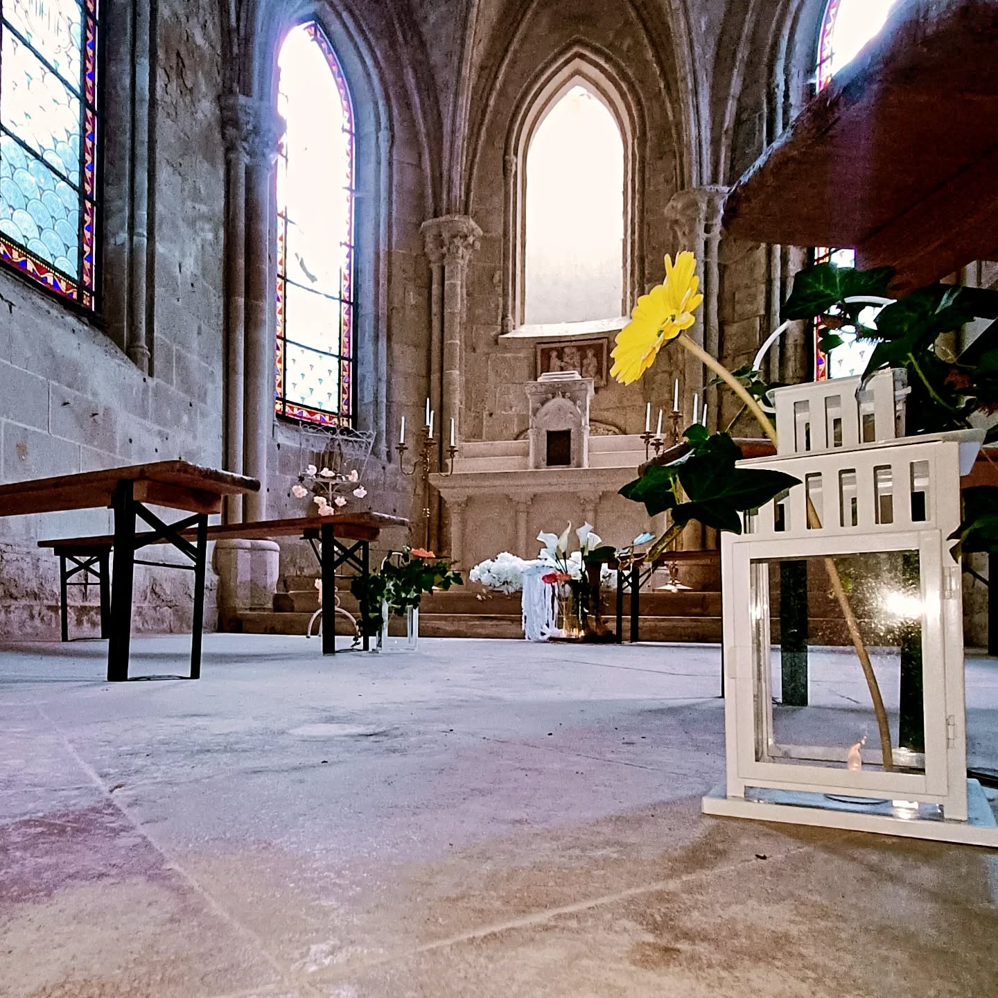 Ambiance féerique dans la chapelle du château de la Mothe-Chandeniers sur le thème du Seigneur des Anneaux.
#chateaumothechandeniers #lotr #ceremonielaique #seigneurdesanneaux #weddingceremony #decorationmariage #thelittlefactory86 #mariagepoitiers