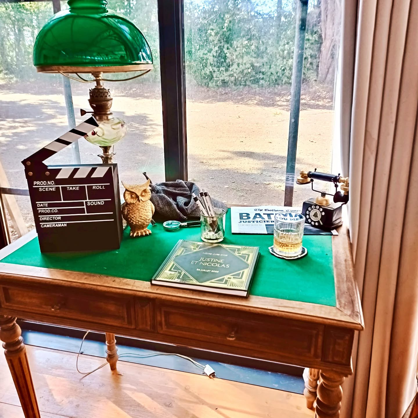 Ambiance cinématographique dans l'orangerie du château de la Mothe-Chandeniers pour le mariage de J&N
#chateaumothechandeniers #cinema #decorationcinema #weddingceremony #decorationmariage #thelittlefactory86 #mariagepoitiers #salledemariage