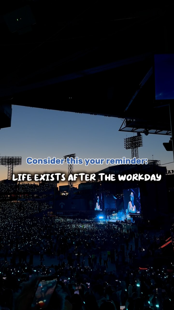 Don’t wait until the weekend to enjoy life.
Life is happening NOW. Find small moments of happiness in your everyday routine. Celebrate the ordinary. Make space for what lights you up!🤍
Your life is more than your workday.