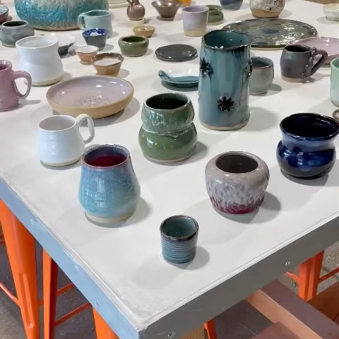 Hi everyone, here is the latest Glaze Kiln unload. Sorry I somehow messed the colour up when recording. Video does not do these amazing pieces by our Students and Studio Member justice. Cheers Erin PS: If you are a Student or Studio Member please follow so I can tag you when the kiln is unloaded 😊 #yyc #yycceramics #yycart #yycstudio #mudpottery #calgaryceramics #calgarypotterystudios #calgarypottery #braggcreek #braggcreeklife #getmuddy #platypusceramicsstudio #ceramicsofinstagram #midcenturymodernstyle