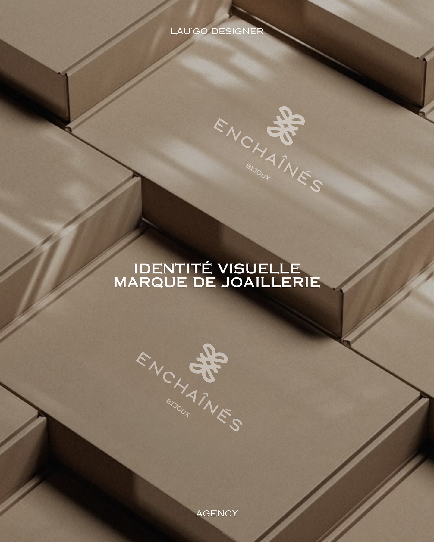 Projet identité visuelle – Marque de joaillerie Enchaînés ✨
Pour ce projet, on a exploré 3 pistes créatives pour incarner l’univers d’Enchaînés.
3 logos, 3 identités, 3 façons de raconter leur histoire.
Chacune a son propre style, sa manière de faire briller la marque.
Et vous, vous auriez choisi laquelle ? 🤍