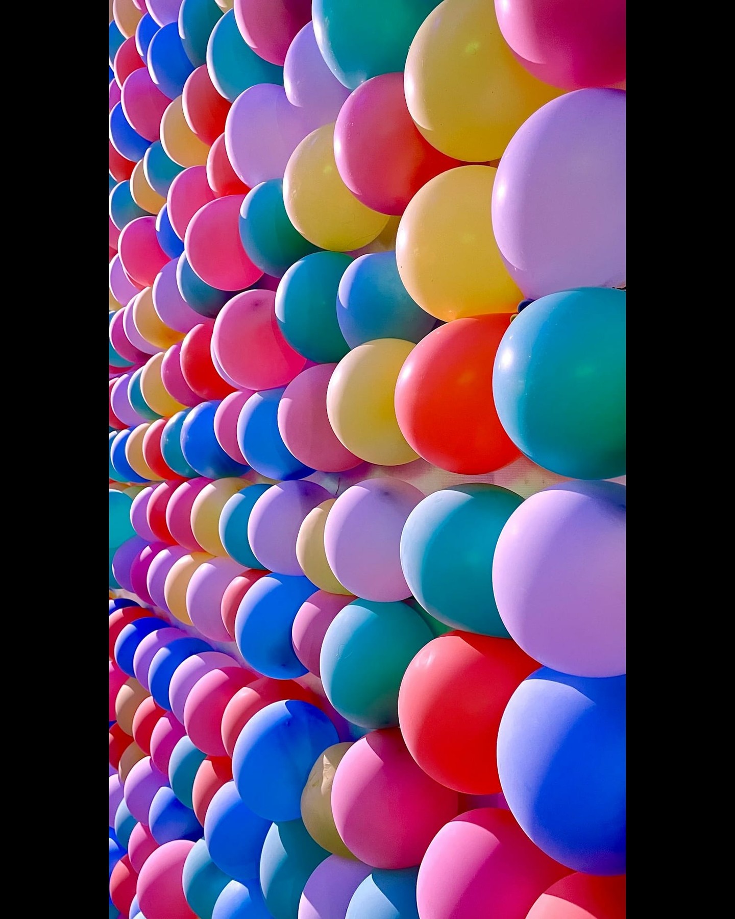 Ready to elevate your party decor? Our balloon tails are here to steal the show! π