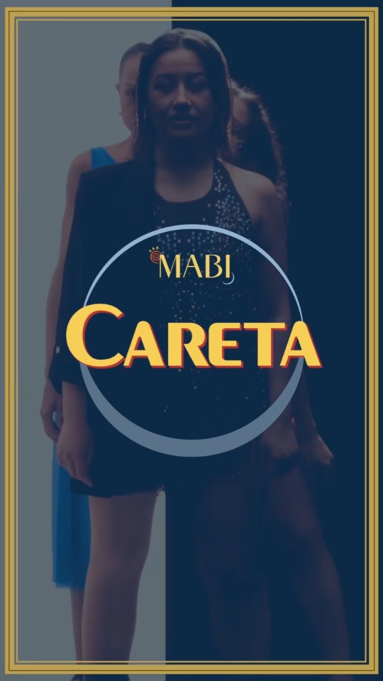 🎶 AQUI AHORA • Careta 🎶
En Careta comienza nuestra historia.
La protagonista del álbum ‘Aquí Ahora’ se siente atrapada en el vaivén de una vida cotidiana en la que no encuentra pasión. A la vez, dentro suyo siente una energía singular pulsando cada vez más fuerte, pero que solo deja salir en sus sueños.
Careta le habla a quienes han suprimido algo de sí en pós del “deber ser”.
Le habla a quienes sienten que se esconden detrás de una máscara.
A quienes tienen talentos y pasiones inexplorados.
🎭
Pop tropical con toques de cumbia, salsa y world music.
___
AQUÍ AHORA 📀
Un viaje musical que te hará bailar, pensar y sentir
💃💭✨
Escúchalo en todas las plataformas 🎧 Access link in BIO
#aquiahora #mabi #careta #conceptalbum #newmusic #latinmusic #musicalatina #urbanmusic #tropical #NYCMusic #rdmusic