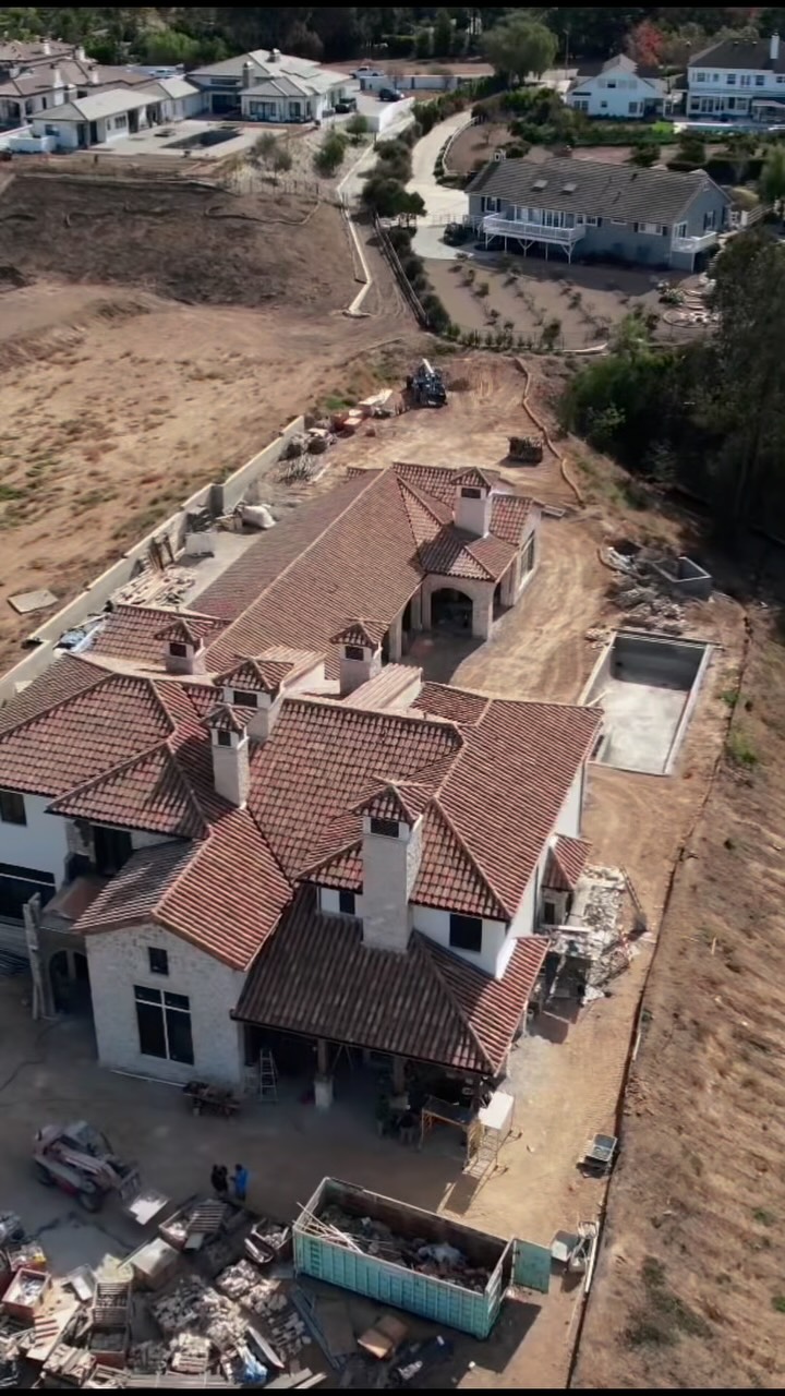 Solid Work. Clean Finishes. Built to Last.
At VRC Inc., we specialize in high-quality concrete work for custom homes and complex builds. From structural foundations to smooth flatwork, every detail is executed with precision.
📍 Serving Southern California
✔️ Foundations
✔️ Driveways & Patios
✔️ Structural Concrete
✔️ Hillside Formwork
📲 Contact us today to schedule a walkthrough or request a quote.
#VRCInc #ConcreteConstruction #BuiltToLast #SoCalBuilders #CustomHomes #ConcreteExperts #StructuralConcrete #GeneralContractor #Flatwork #pacificpalisades #santamonica #venturacounty