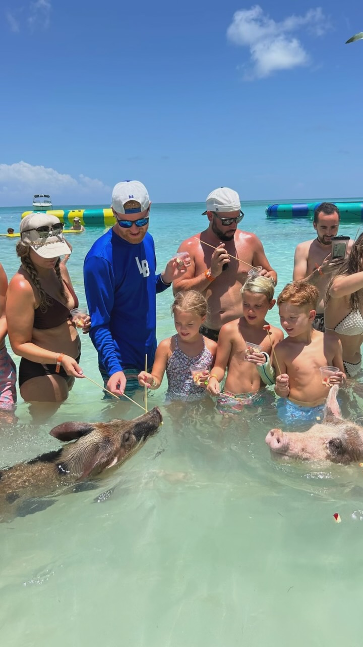 PROOF OF LIFE ❤️😎 #oasisocean7beachclub #summer2025 #roseisland #bahamas #swimmingpigs