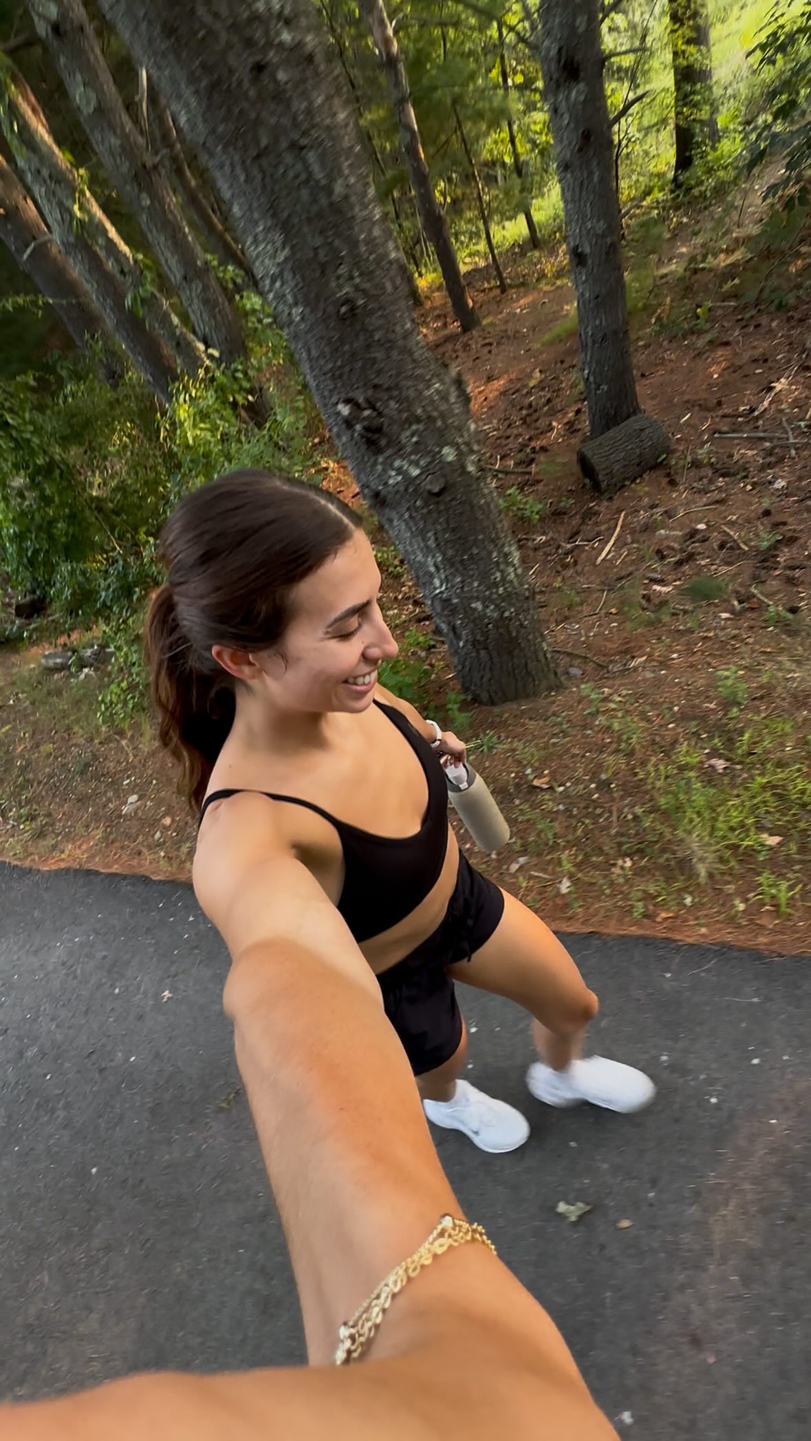 me 🤝🏻 busy weekdays
•
•
•
#dayinthelifevlog #vlog #wellnessatwork #f45coaches #personaltraining #bostoninfluencer #summervibes #innerpeace