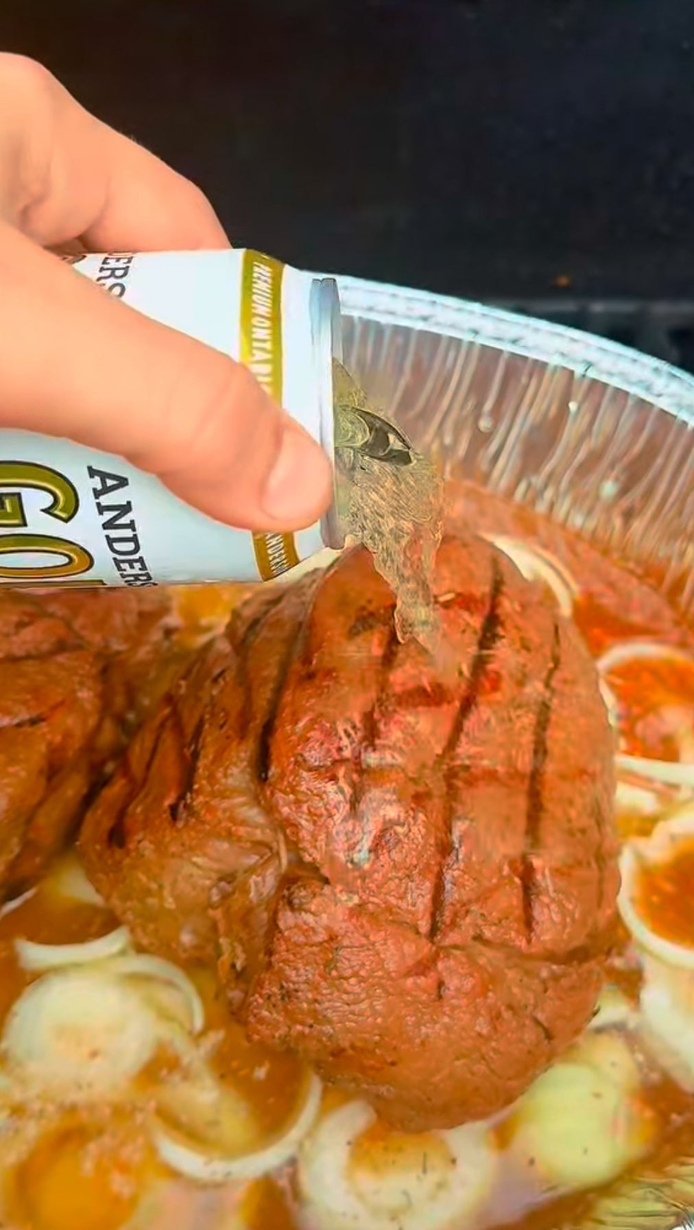 When you don’t have any of that Pi$$ in your fridge, sometimes toi have to sacrifice some good beer🍺when cooking. 🍝
#beer #canada🇨🇦 #ontario #cook #bbq #pasta #macncheese #beef