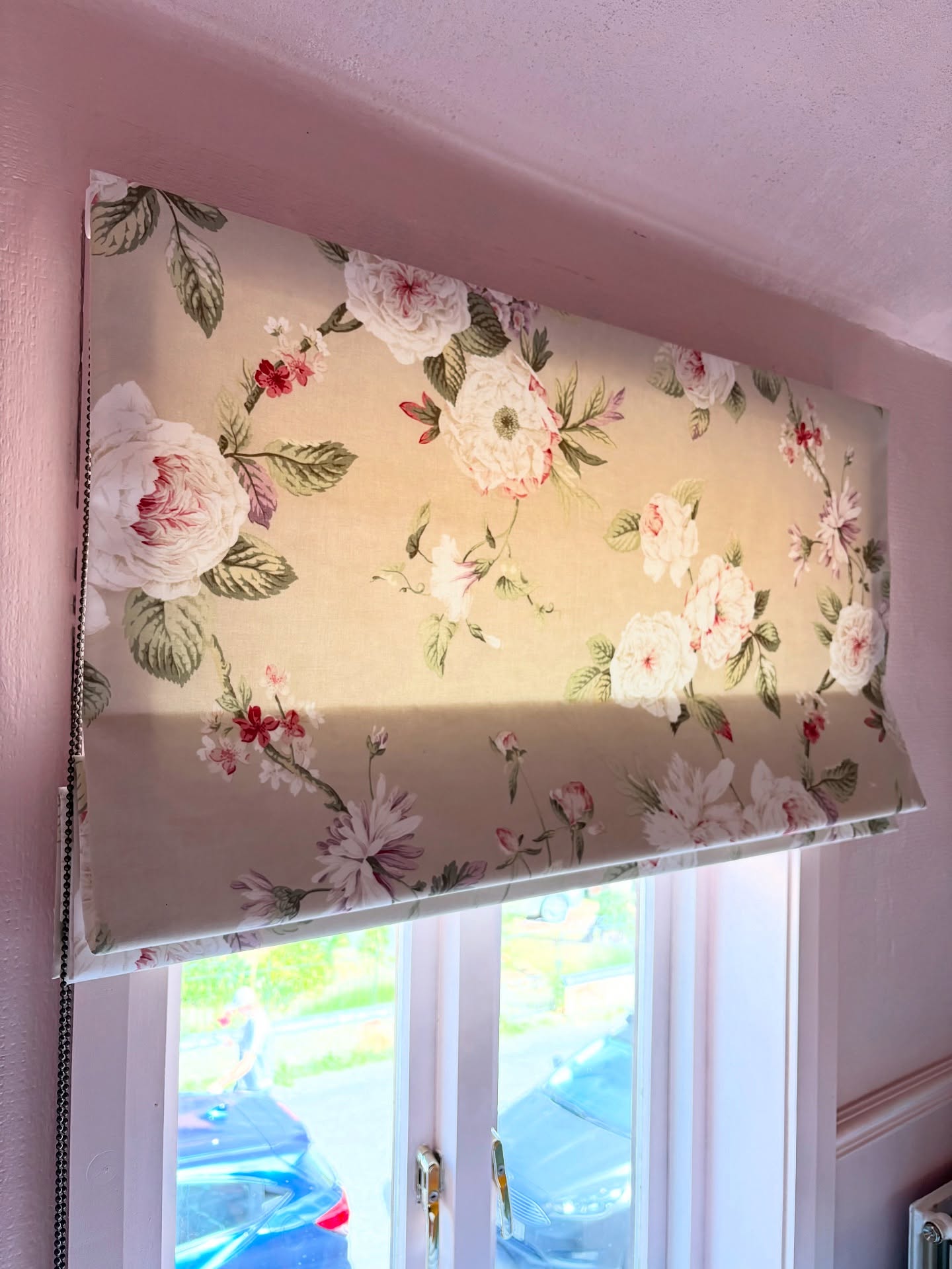 Fitted these blinds today for a client recently moved into a lovely little cottage. This fabric from swaffer was just the job for a country style bedroom. #romanblind #romanblinds #bedroomblinds #countrybedroom #cottagebedroom #cottagebedroomdecor #bromyard #bromyardhomes #swafferfabrics