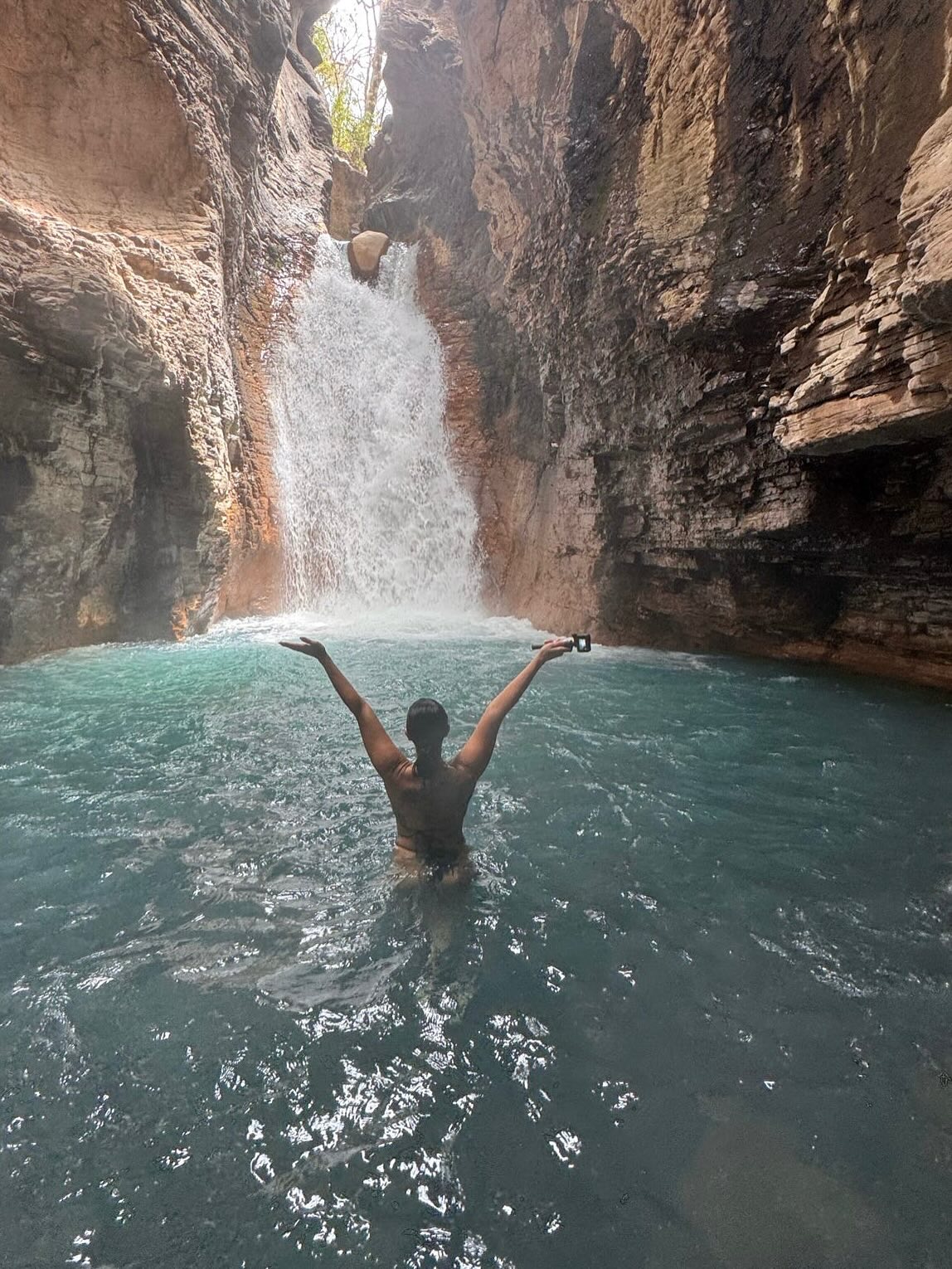 When you go to Costa you MUST go on a waterfall excursion 😍
Ever try and look cute comin outta 1000 pounds of pressure? 🤣
#costaricatravel
#waterfallsofinstagram
#excursions
#travelvlogger
#vacationmode