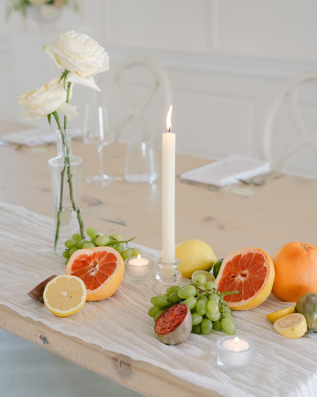 A citrusy summer celebration ๐with a few extra guests ๐ฎ
venue: @ellebystella
planner: @eventsby_belle
florist: @garden_shed_guelph
hair&makeup @lorrainemakeupartistry
photobooth: @pictabooth.ca