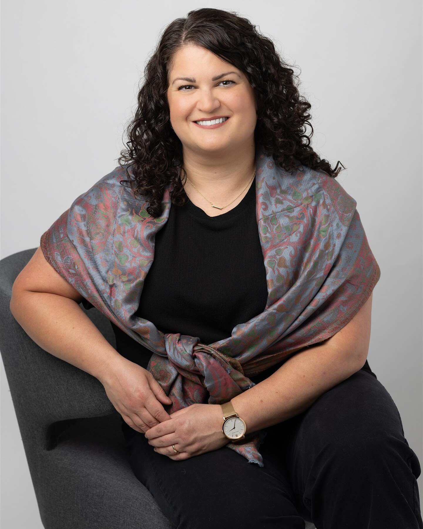 Thank you - thank you - thank you @lindamackiecreative for my new headshot! I never know what 'to do' (you know!?) when getting my picture taken, and you put me at ease and made it an enjoyable experience!🥰
.
.
.
#counselling #canadiancounsellor #registeredclinicalcounsellor #victoriabc #pnwcounsellor #counsellingpractice #individualcounselling #bcacc #ccpa #RCC #counsellor #colwoodcounsellor #colwood #backtobackchiro #westshorecounsellor #therapist #westshorechamberofcommerce