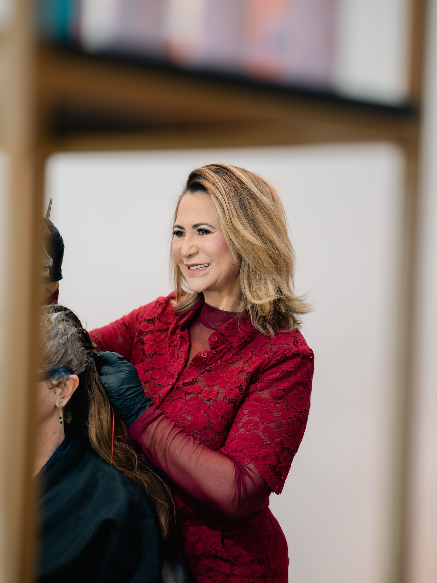 Entre conversas, risadas e técnicas, nossa equipe transforma cada atendimento em uma experiência de excelência.
Aqui, cada serviço é pensado para valorizar sua beleza e seu tempo ✨
Agende seu horário pelo link da bio 🔗
📍Rua Viscondessa de Campinas, 363 - Nova Campinas