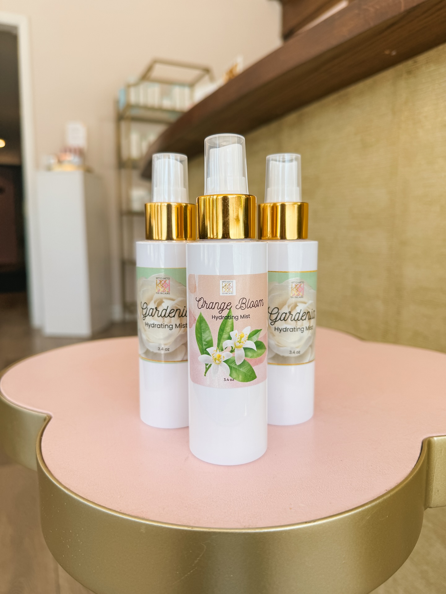 Have you tried out our facial mists? These are your go-to for a skin hydration boost 💦
#denvermedspa #denveresthetician #skincare #skincareroutine