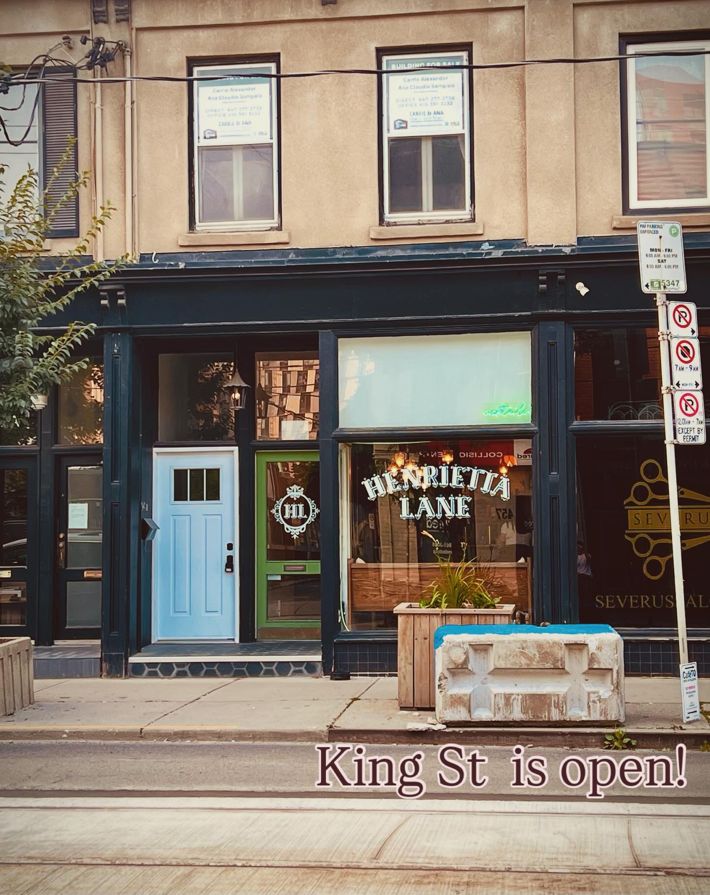 ✨ Swing by this Long Weekend! ✨
Open Sunday 3pm to 2am & Monday at 4pm! ☀️🍻🍸