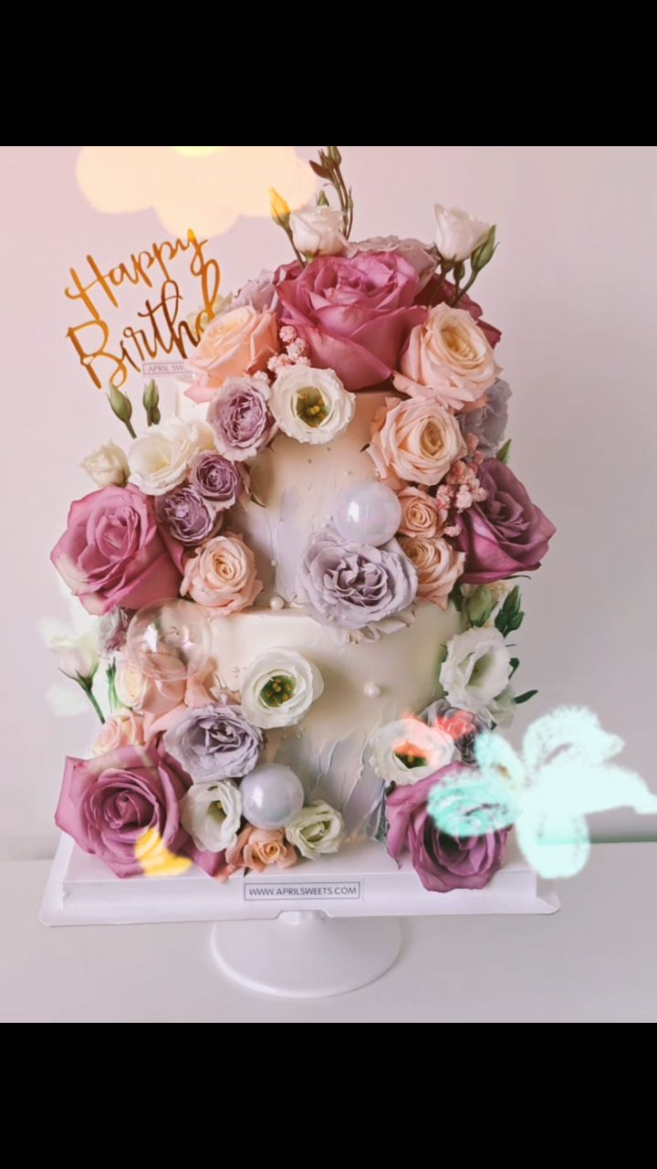 Life's too short to say no to cake, especially one this pretty. 🌸🎂 Ready to make your next celebration bloom? ✨ Our beautiful floral cakes are perfect for birthdays, bridal showers, or just a Tuesday treat.
Order online at www.APRILSWEETS.com
#aprilsweets #floralcakes #toronto #cakery #treat #wedding #birthdaycake #buttercream #TorontoEats #torontolife