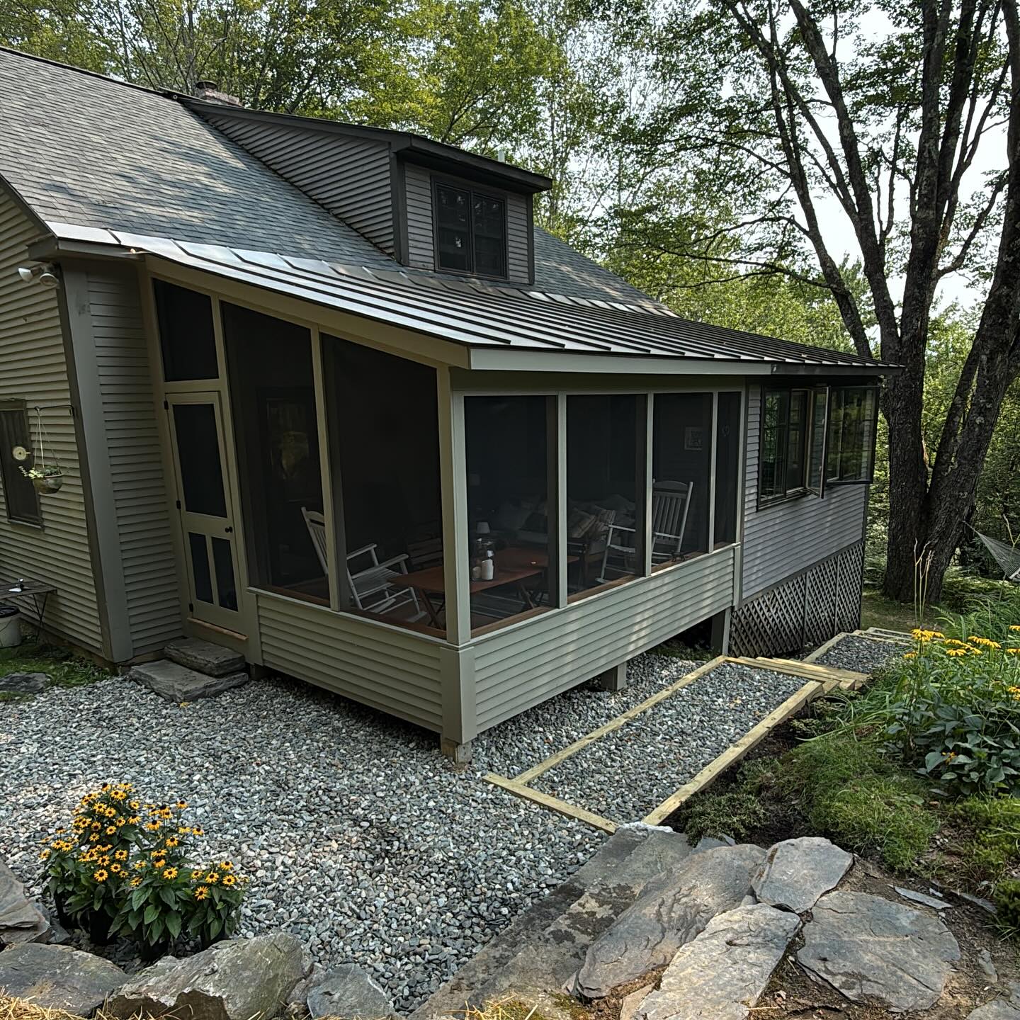 Finished the screen porch for my parents.
#carpentry #vermont
