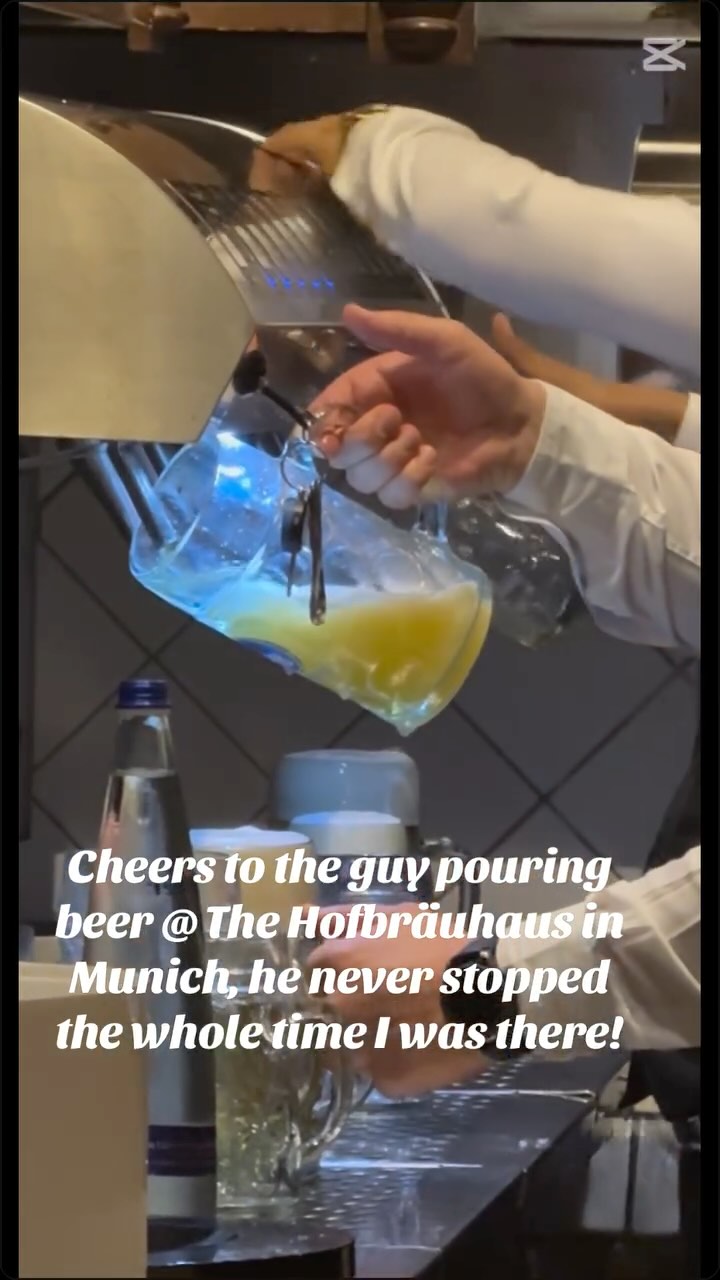 Cheers to the guy pouring beer @hofbrauhausmunchen 🍺🇩🇪 he never stopped pouring the whole time I was there.
#ale #beer #germany #bavaria #munich