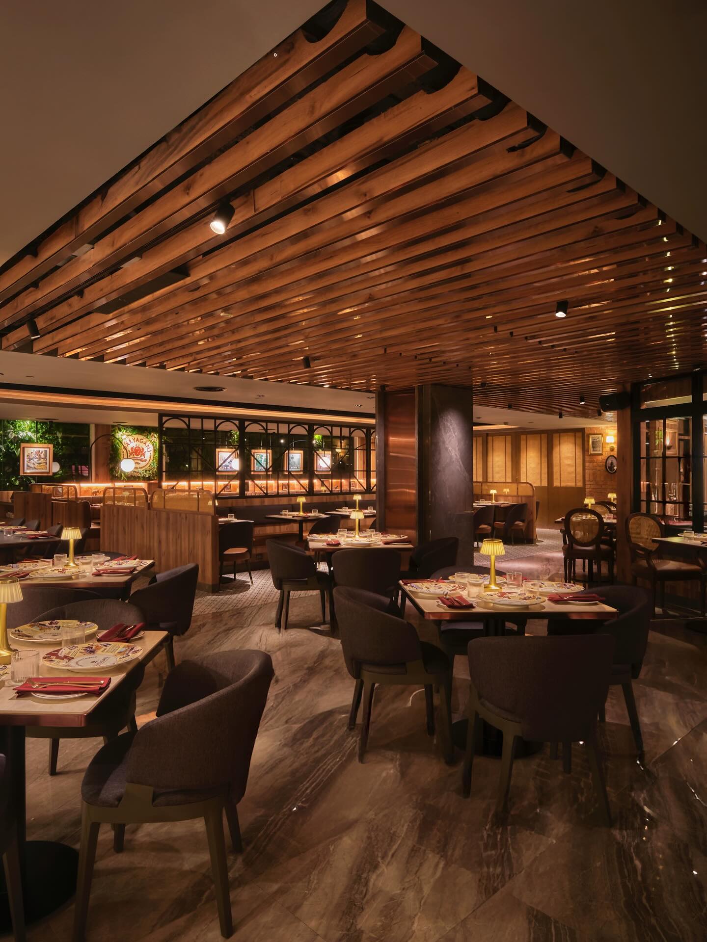 Step inside and it feels like time slows down.
The brass accents, the soft glow of the lamps, the quiet hum of conversations waiting to begin. Every corner is designed to let the food take centre stage — with just enough warmth to make you feel at home, and just enough elegance to remind you this is somewhere special.
This isn’t just a restaurant. It’s a dining room built to honour a legacy from 1947 — reimagined for Bangkok, right here at Sukhumvit Soi 18.
🇮🇳 By the Inventors of Butter Chicken & Dal Makhani
📍 Park Plaza Sukhumvit Soi 18, Bangkok
🏆 Award-Winning North Indian Cuisine (Est. 1947, Delhi)
🛵 Delivery Available
📞 Reservations: 026587077
⏰ Daily: 6-11:30 pm
#DaryaganjBangkok #InteriorGoals #WarmthOfHome #IndianHospitality #DesignWithSoul #FoodLikeHome #FamilyTableVibes #BangkokRestaurants #NorthIndianCuisine #ComfortAndClass #ModernIndianDesign #HeritageAndHeart #FromDelhiWithLove #IndianFoodBangkok #TandoorToTable