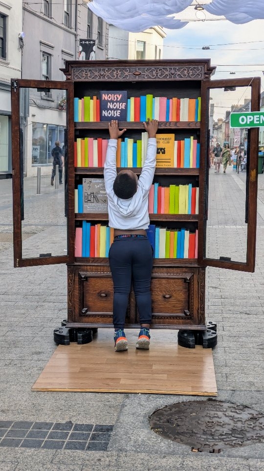 Books – not as wholesome as you think. 📚💨
NOISY NOISE NOISE lands at Spraoi Festival in Waterford this weekend!
🎪 Catch our mischievous sound-blasting bookshelf:
📍 Broad Street on Saturday 2 August
📍 Michael Street on Sunday 3 August
🕜 From 1:30pm both days
Press a book. Hear a surprise. Laugh loudly. Walk away stunned.
(Expect music, memes, fart sounds, and pure joy.)
Presented by The Working Boys Club, produced by Activate Performing Arts, created with funding from BCP Cultural Hub
#NoisyNoiseNoise #Spraoi2025 #WorkingBoysClub #InteractiveArt #WaterfordEvents #SoundInstallation #BooksWithAttitude #outdoorarts #ireland #waterford #WaterfordIreland #IrishFestivals #IrelandWeekend #ThingsToDoIreland #VisitWaterford #FamilyFunIreland #CreativeIreland
📷 Chuck Douglas Photography