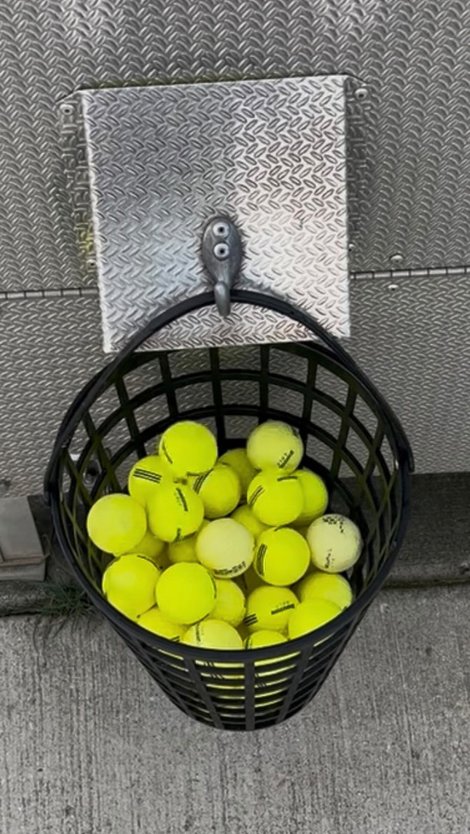 Whether the advice is solicited or not, one thing is for certain… PRACTICE is the only golf advice that is good for everybody! #PracticeMakesProgress
.
.
.
#Golf #Golfer #GolfContent #ContentCreator #GolfGirl #GolfSwing #DrivingRange #BeginnerGolfer #GolfTips #GolfAddict #GolfPractice #NashvilleGolfer #BlackGirlsGolf