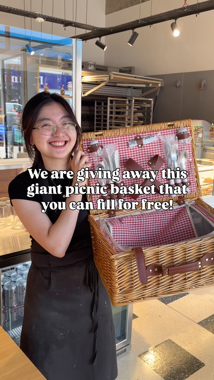 Giveaway Announcement!!! 📣‼️🚨🔔
We’re giving away a GIANT picnic basket filled with up to 40 POUNDS of your fave Bon Matin treats — yes, you choose everything inside 😍
Plus, try our two NEW drinks:
🌿 Passionfruit Matcha
🍊 Orange Americano
Here’s how to enter:
✔️ Follow us on IG/TikTok
✔️ Tag a friend in the comments (extra tags=extra entries)
✔️ Share a Story or Reel featuring us with #BBMGiveaway
Ends Sept 7. Winner announced Sept 9. London only.
#londongiveaway #finchleycentral #finsburypark #hampstead #londoncafe #londoncontest #londonbakery #giveaway #brunchinlondon #picnicbasket #coffee