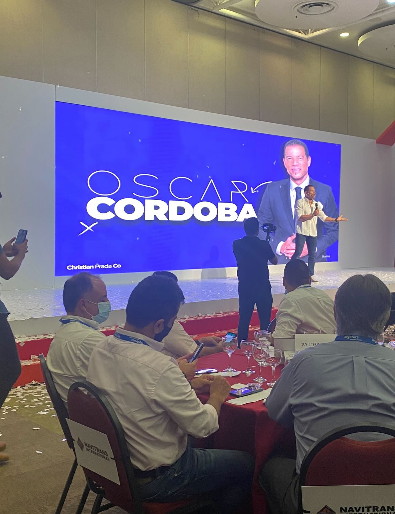 Con Fotón y Navitrans en Colfecar, invitamos a @oscarcordoba_ a que nos hablara de su experiencia en el fútbol. Una charla muy emotiva llena de historias y los mejores momentos que vivió con la @fcfseleccioncol